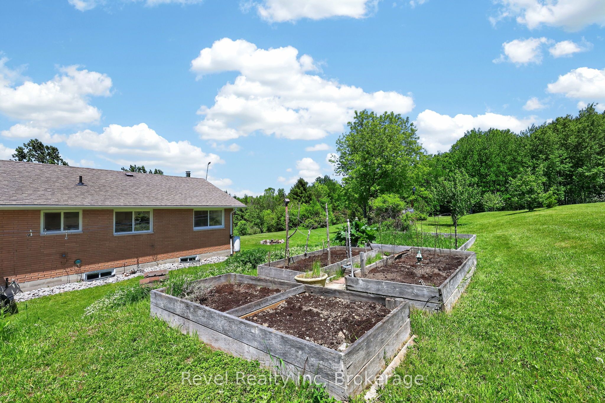 2391 Rumney Road Property Photo 27