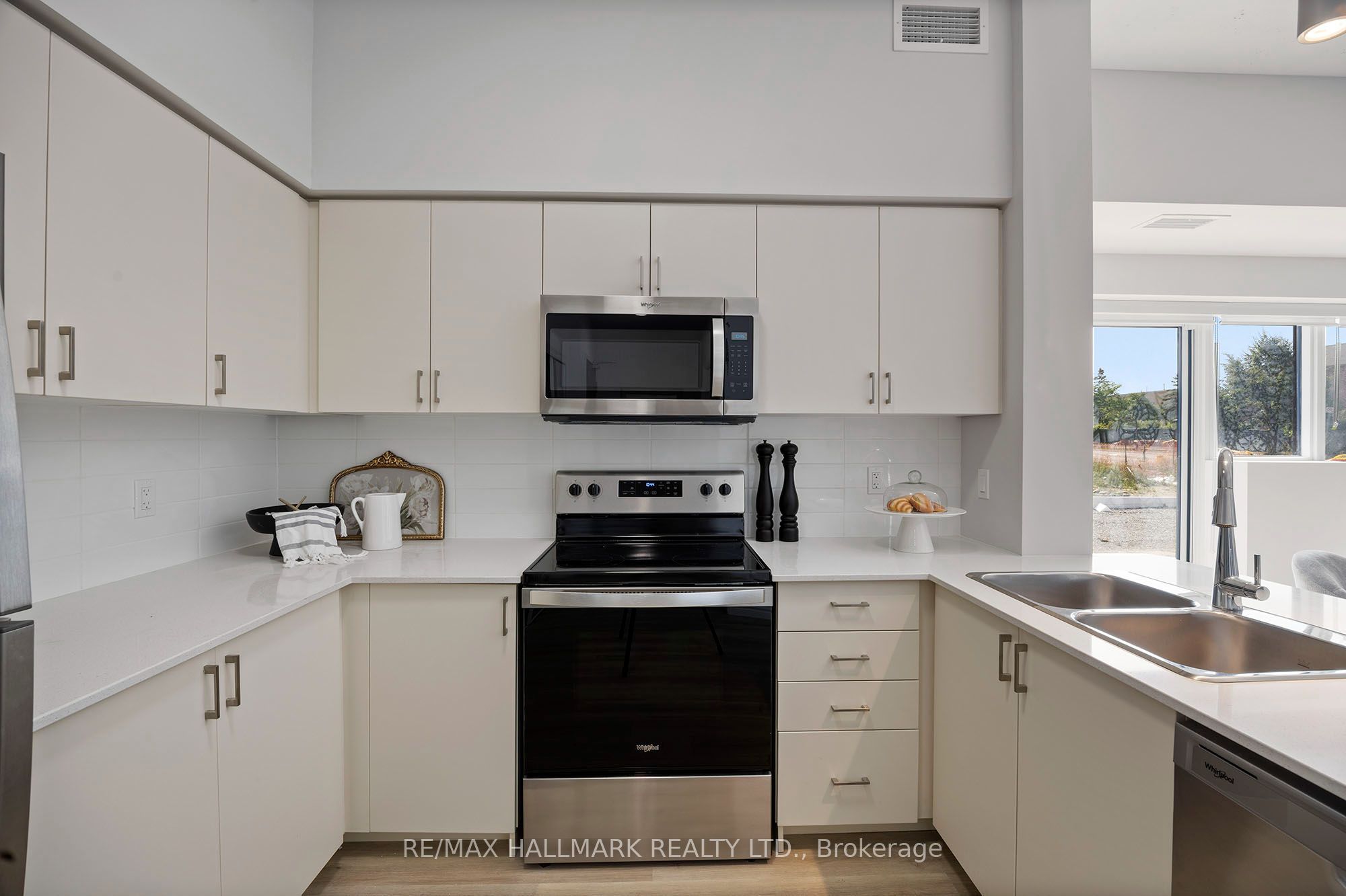 70 Dean Avenue 430 Property Photo 6