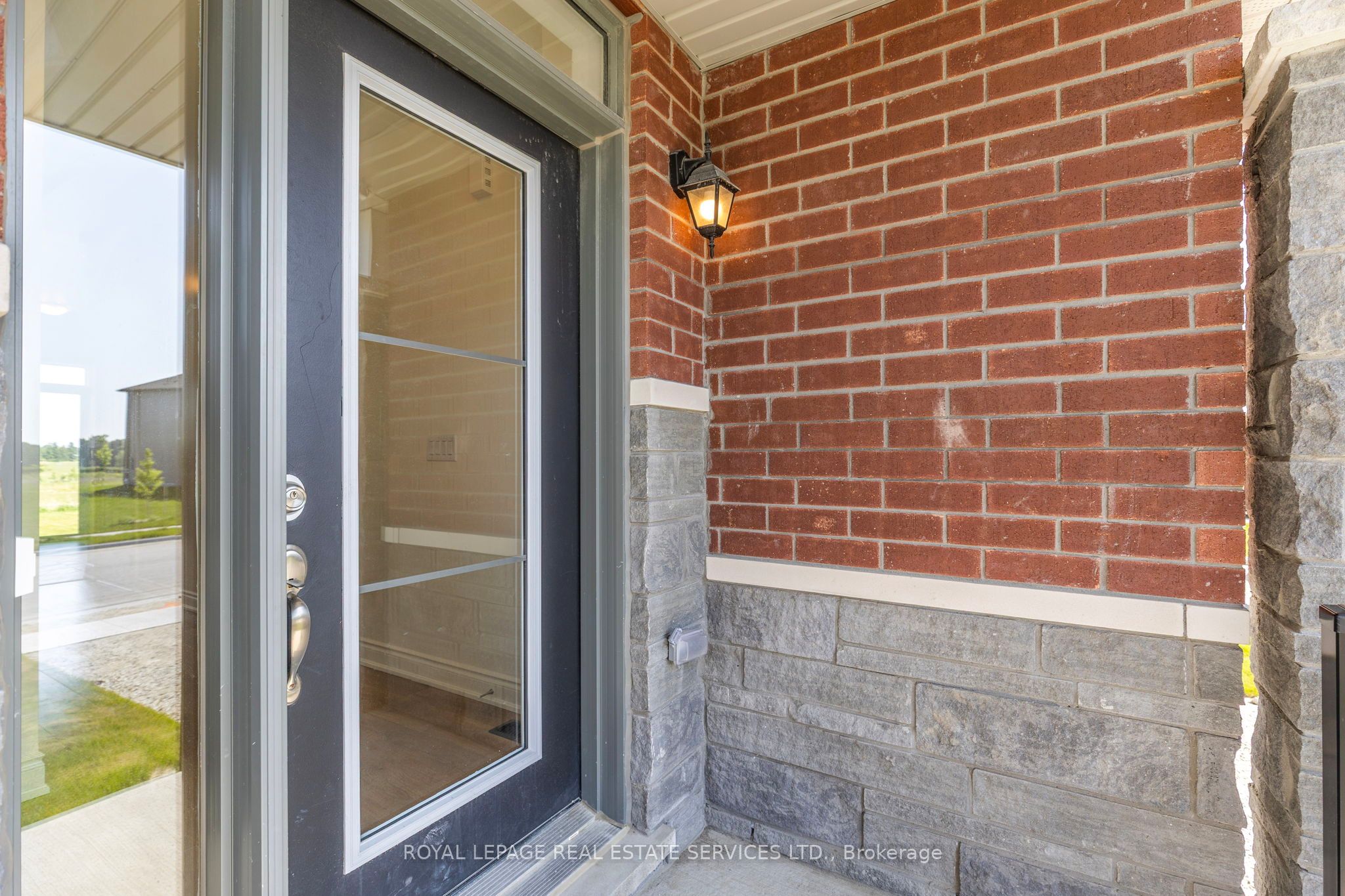 28 Union Boulevard Property Photo 2