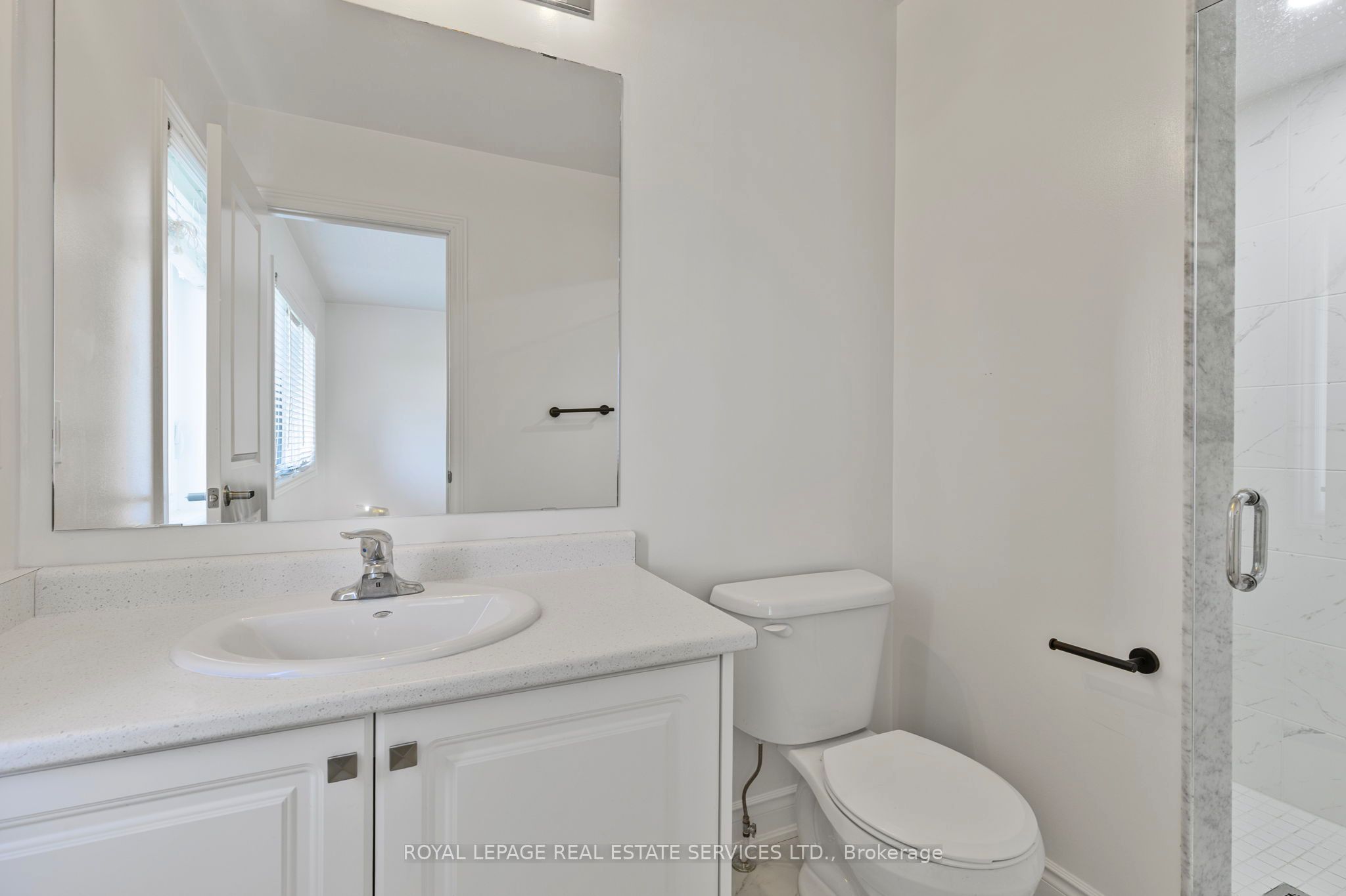 28 Union Boulevard Property Photo 12