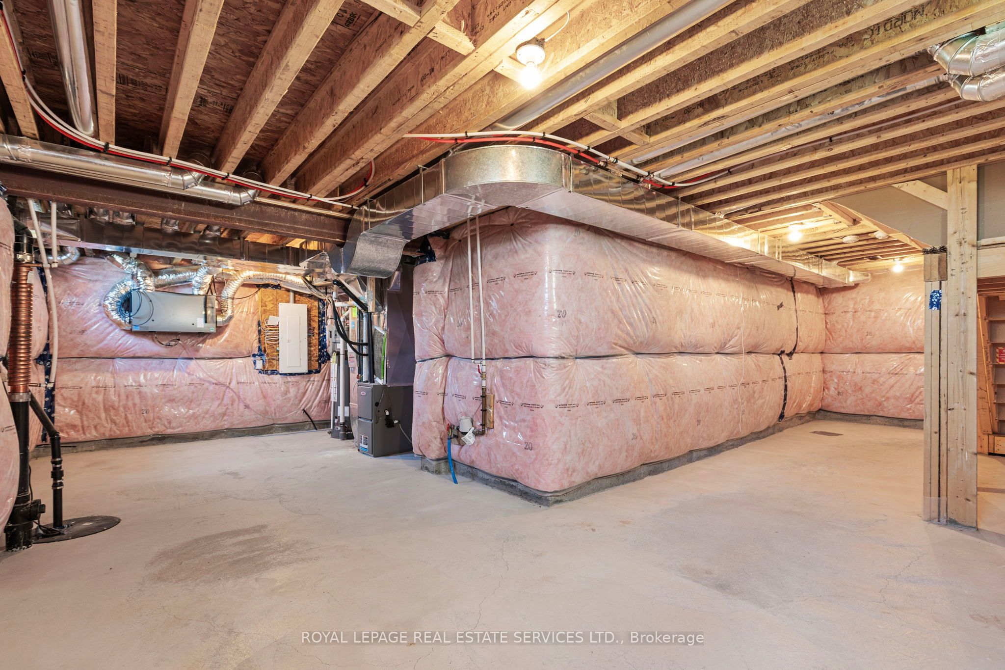 28 Union Boulevard Property Photo 16