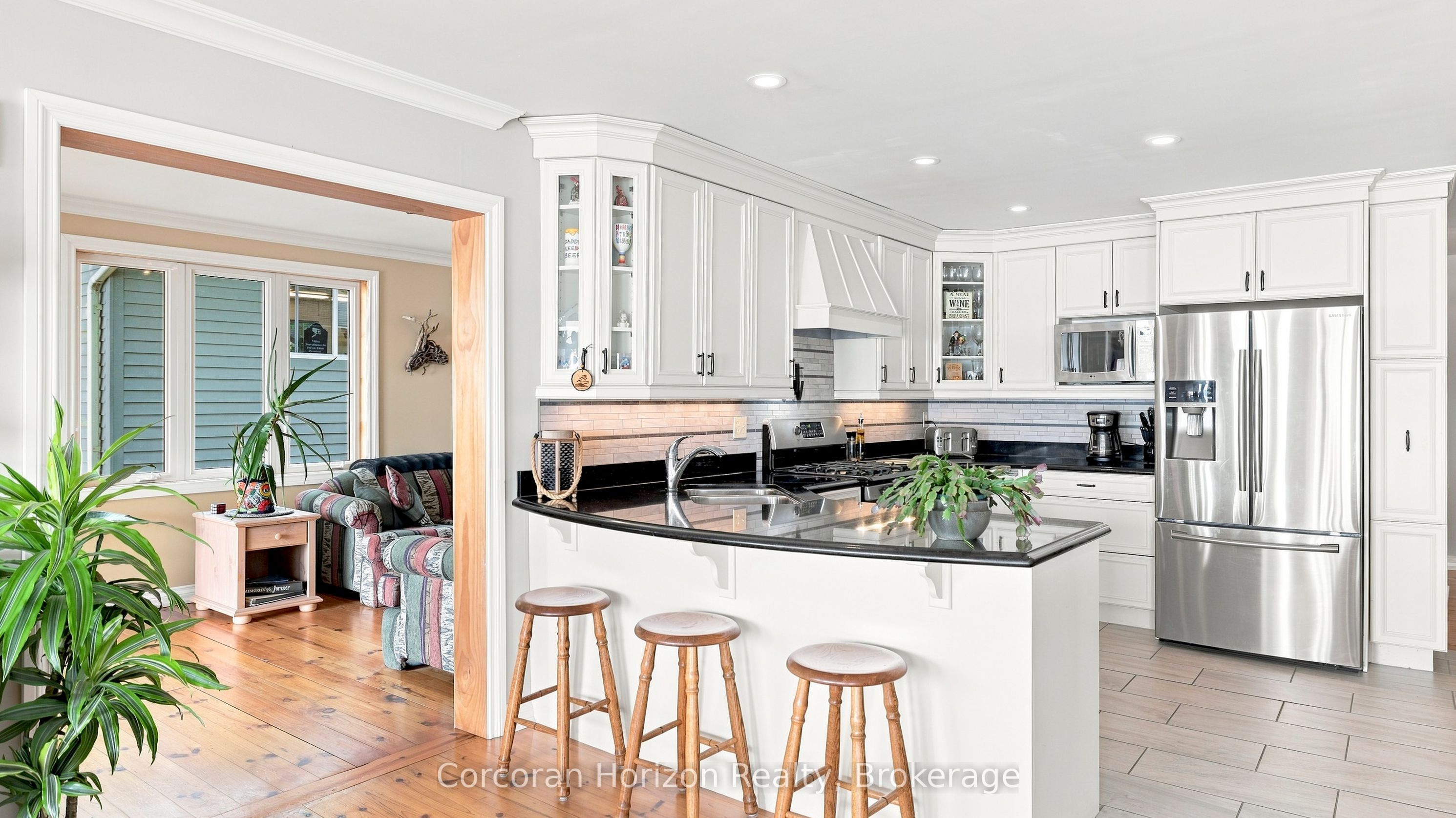 380 Robins Point Road Property Photo 14