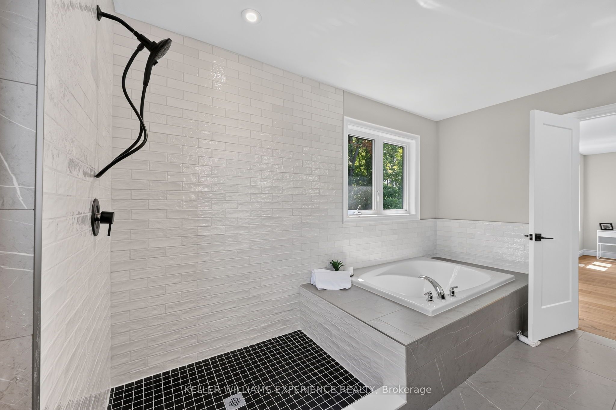 25 Atlantis Drive Property Photo 32