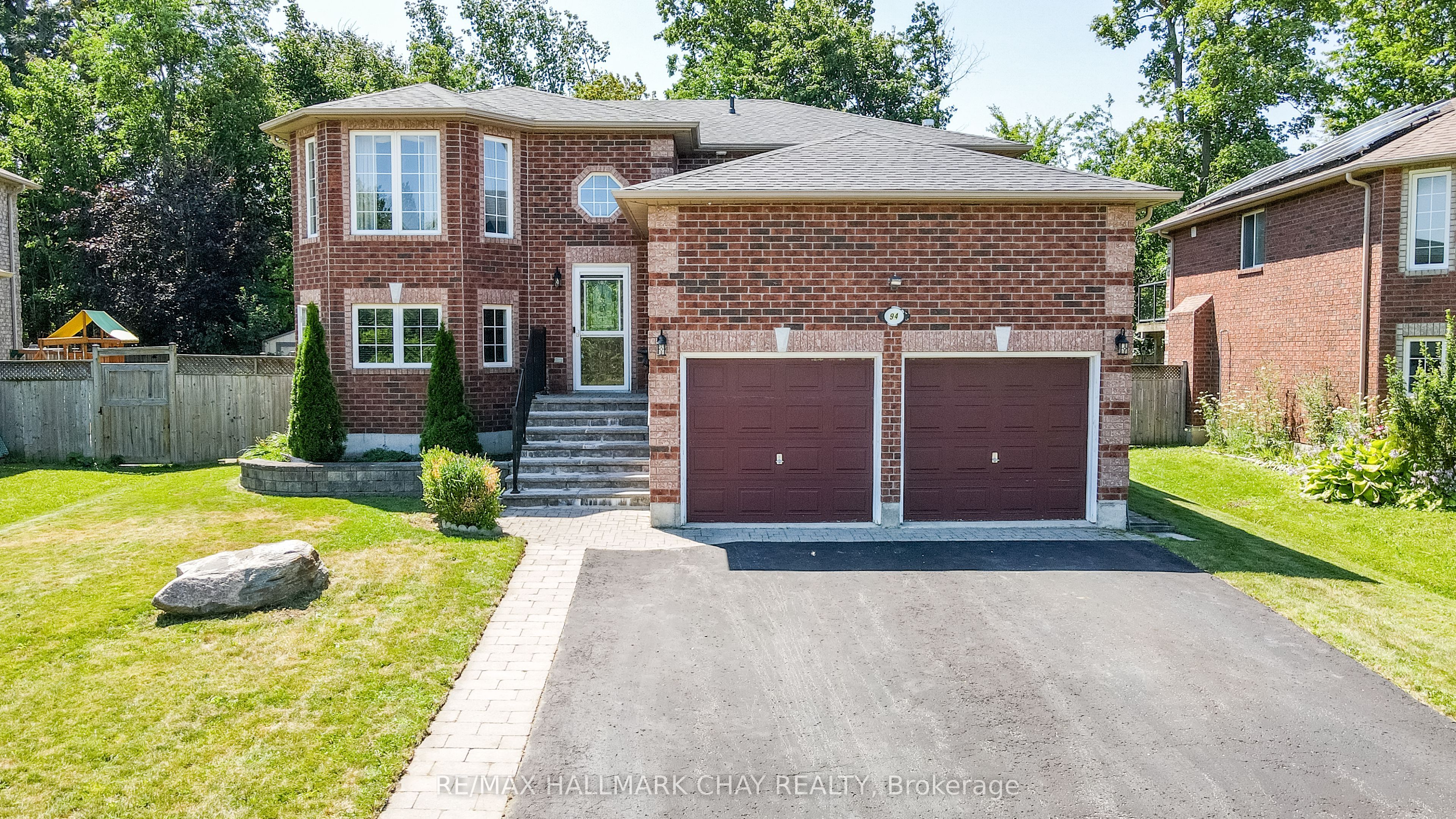 94 Sandringham Drive Property Photo 1