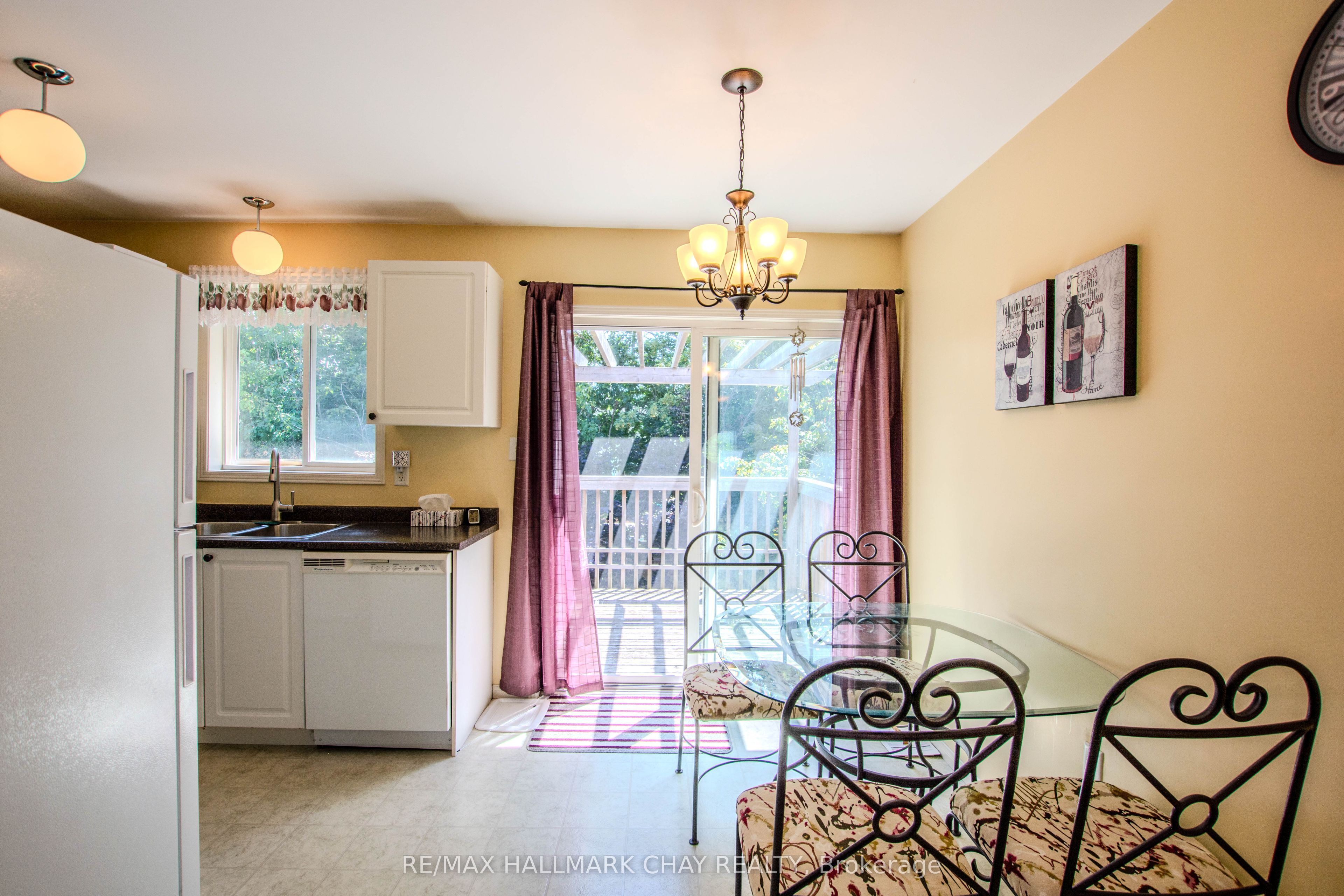 94 Sandringham Drive Property Photo 8