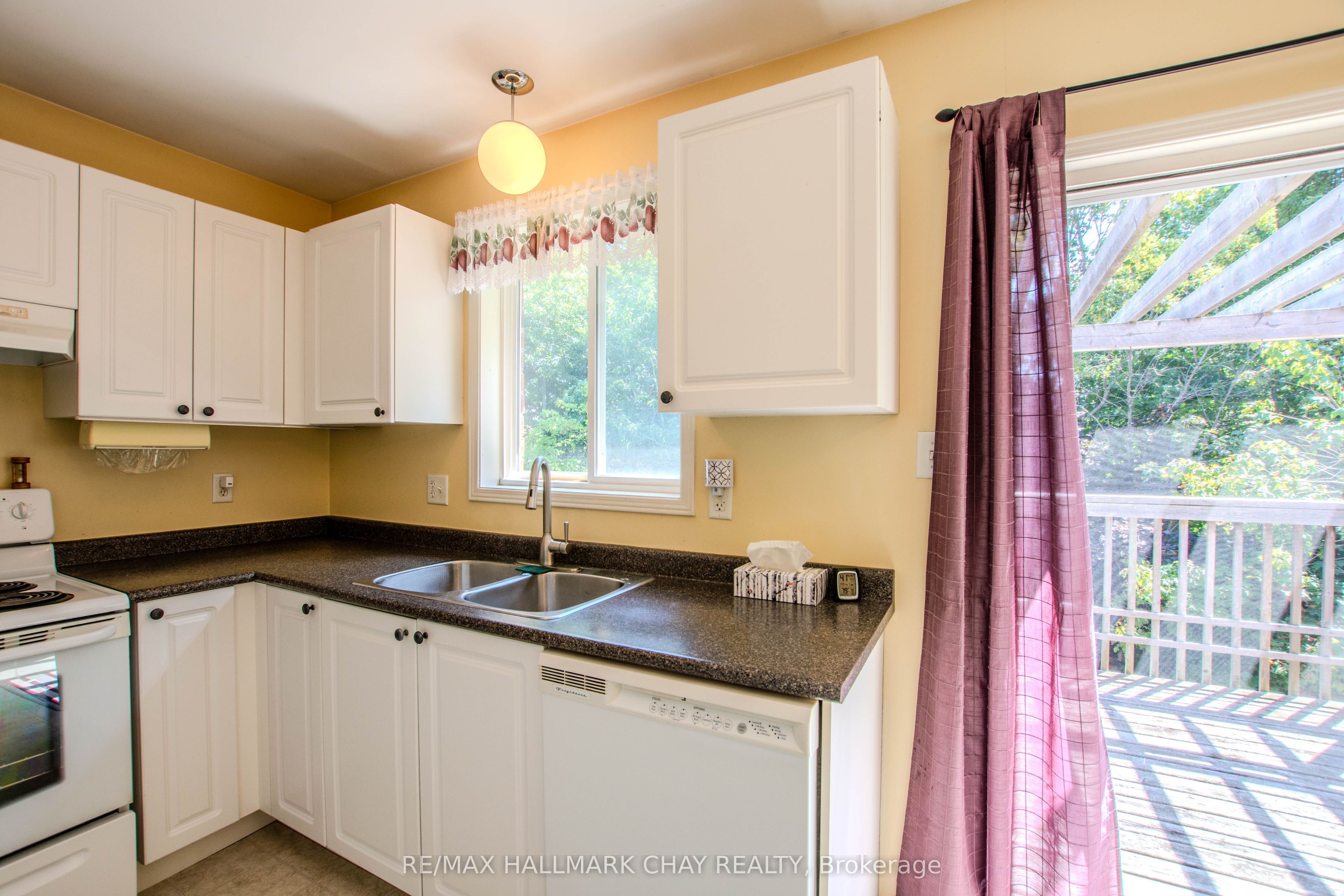 94 Sandringham Drive Property Photo 13