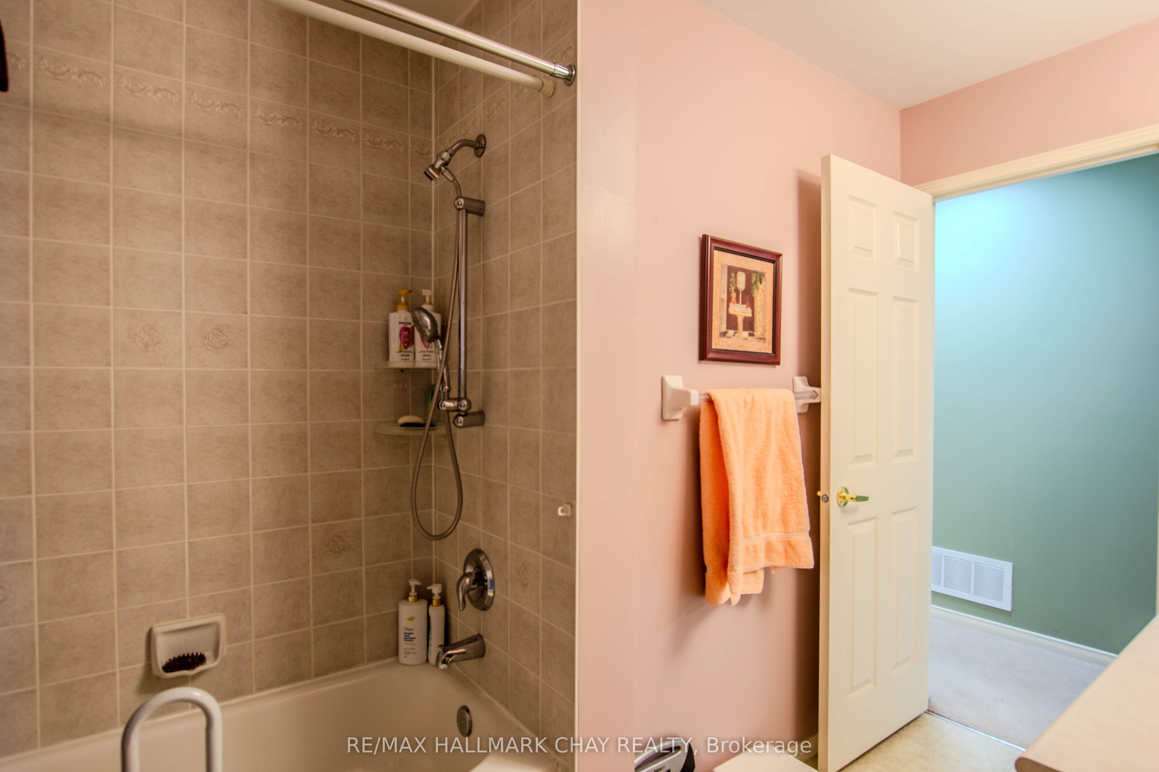 94 Sandringham Drive Property Photo 16