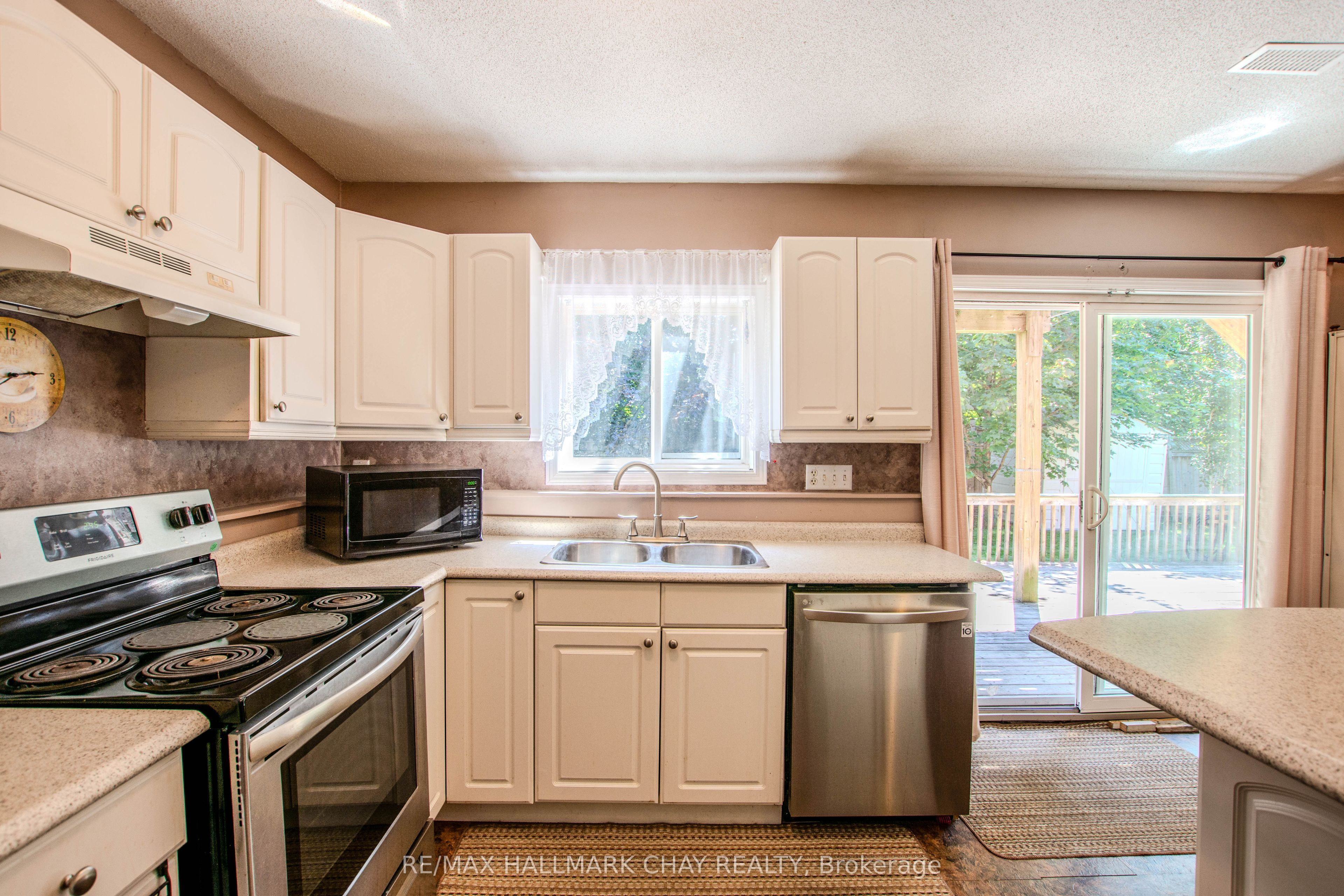 94 Sandringham Drive Property Photo 25