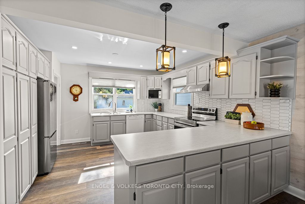 194 Library Street Property Photo 7