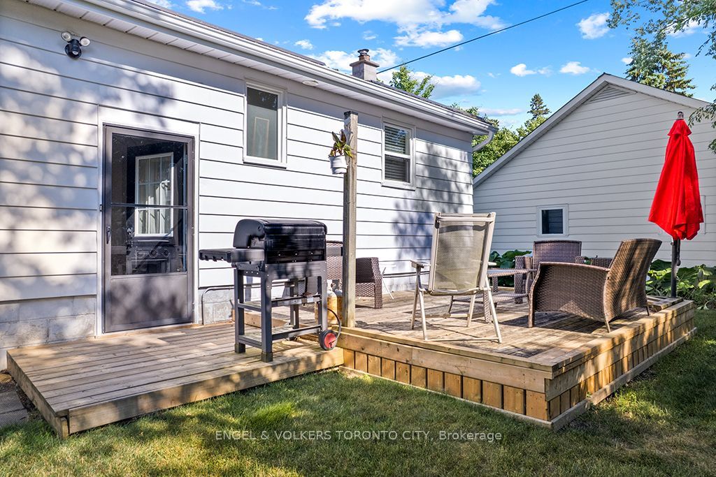 194 Library Street Property Photo 22
