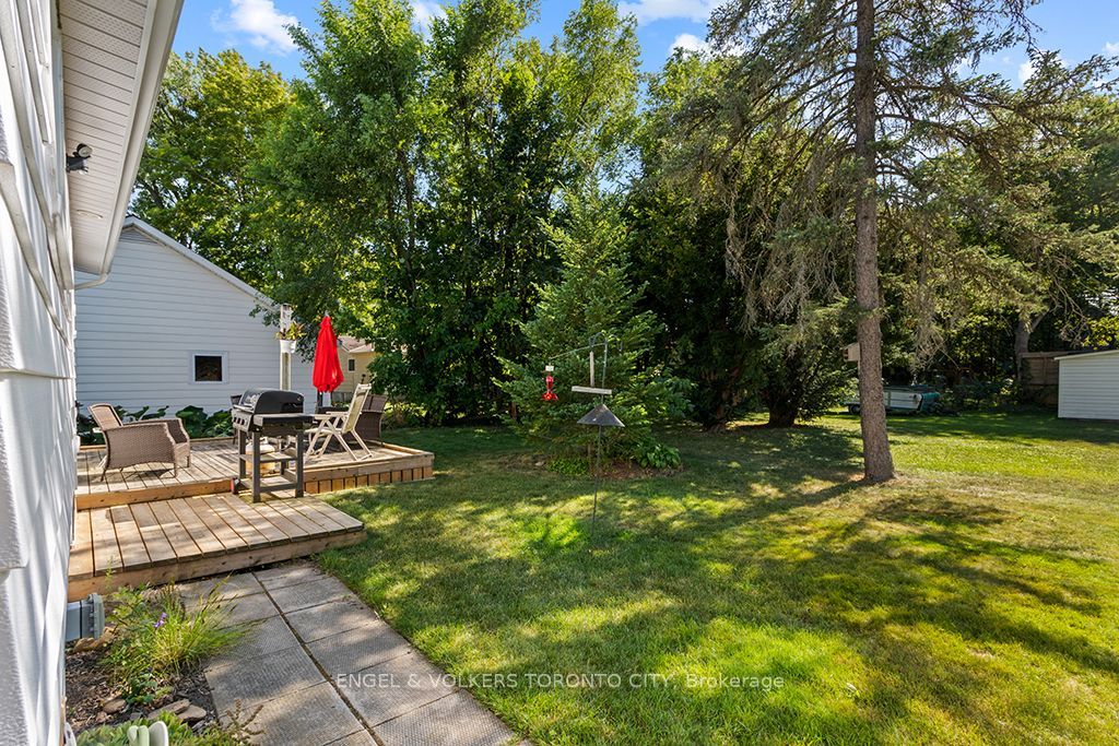 194 Library Street Property Photo 23