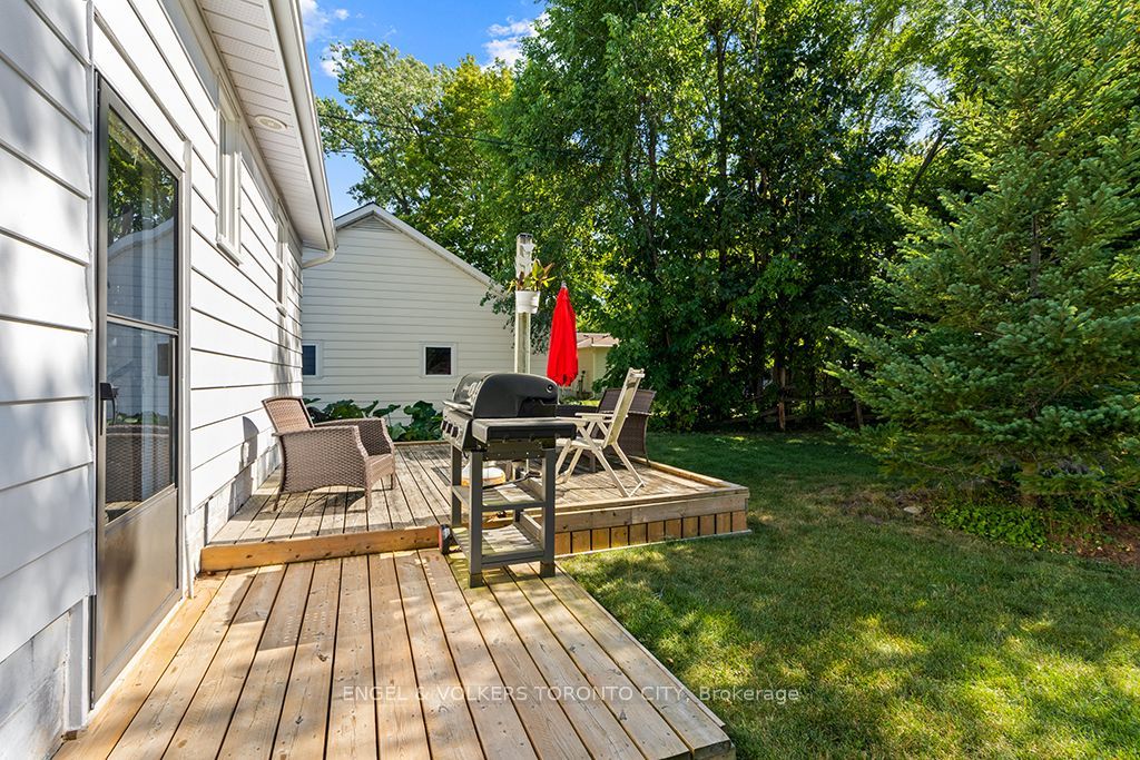 194 Library Street Property Photo 24