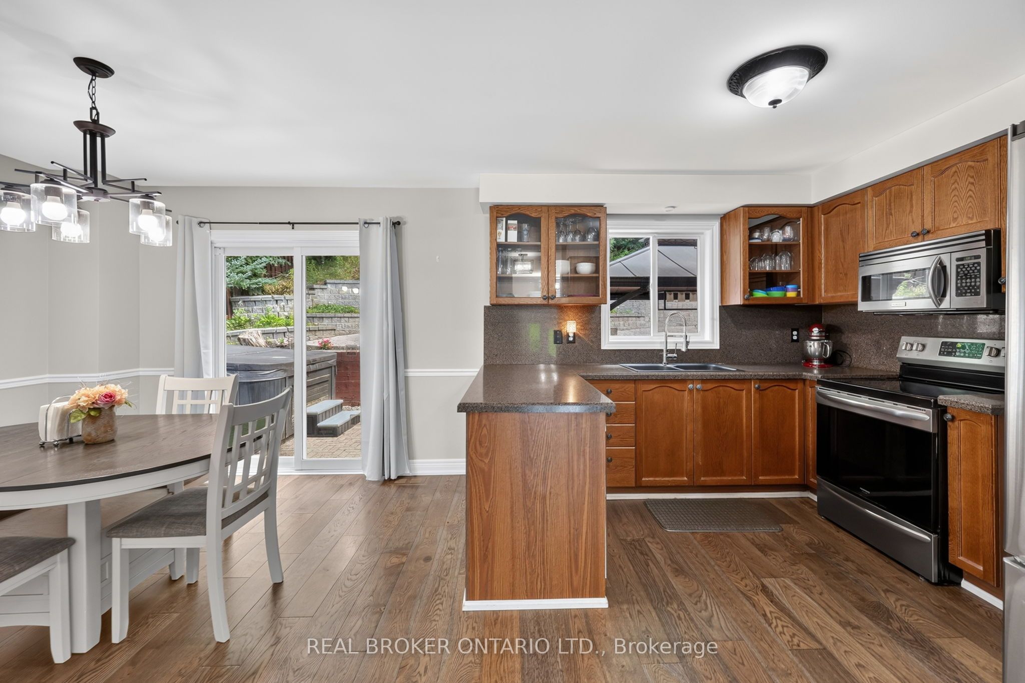 35 Bloom Crescent Property Photo 7