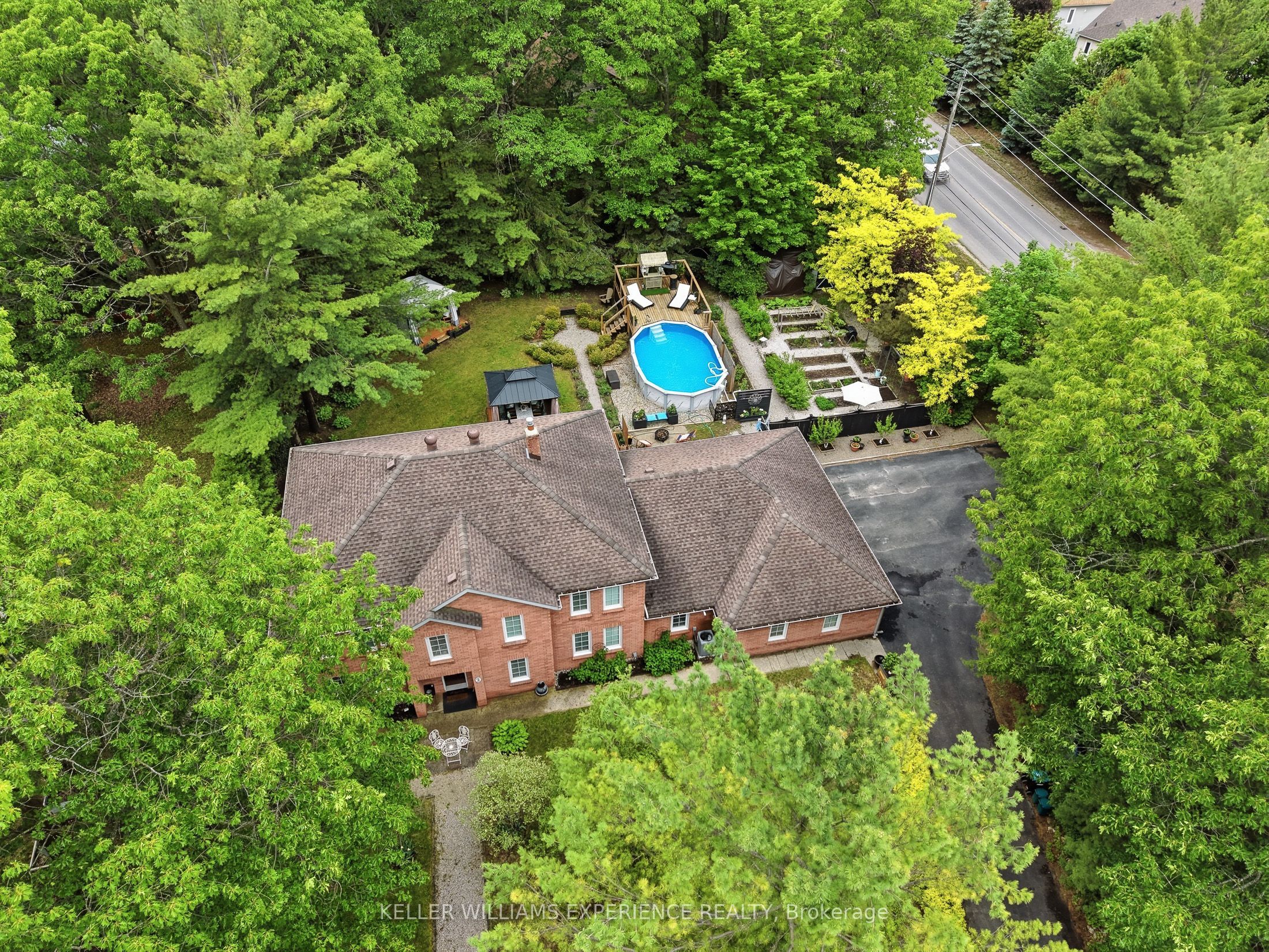 2 Seeley Court Property Photo 1