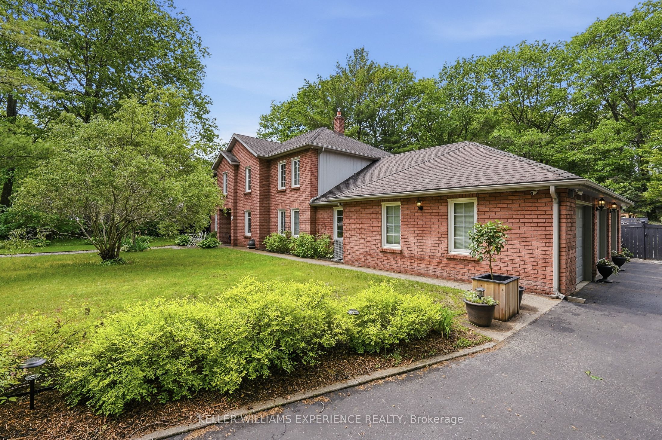 2 Seeley Court Property Photo 4