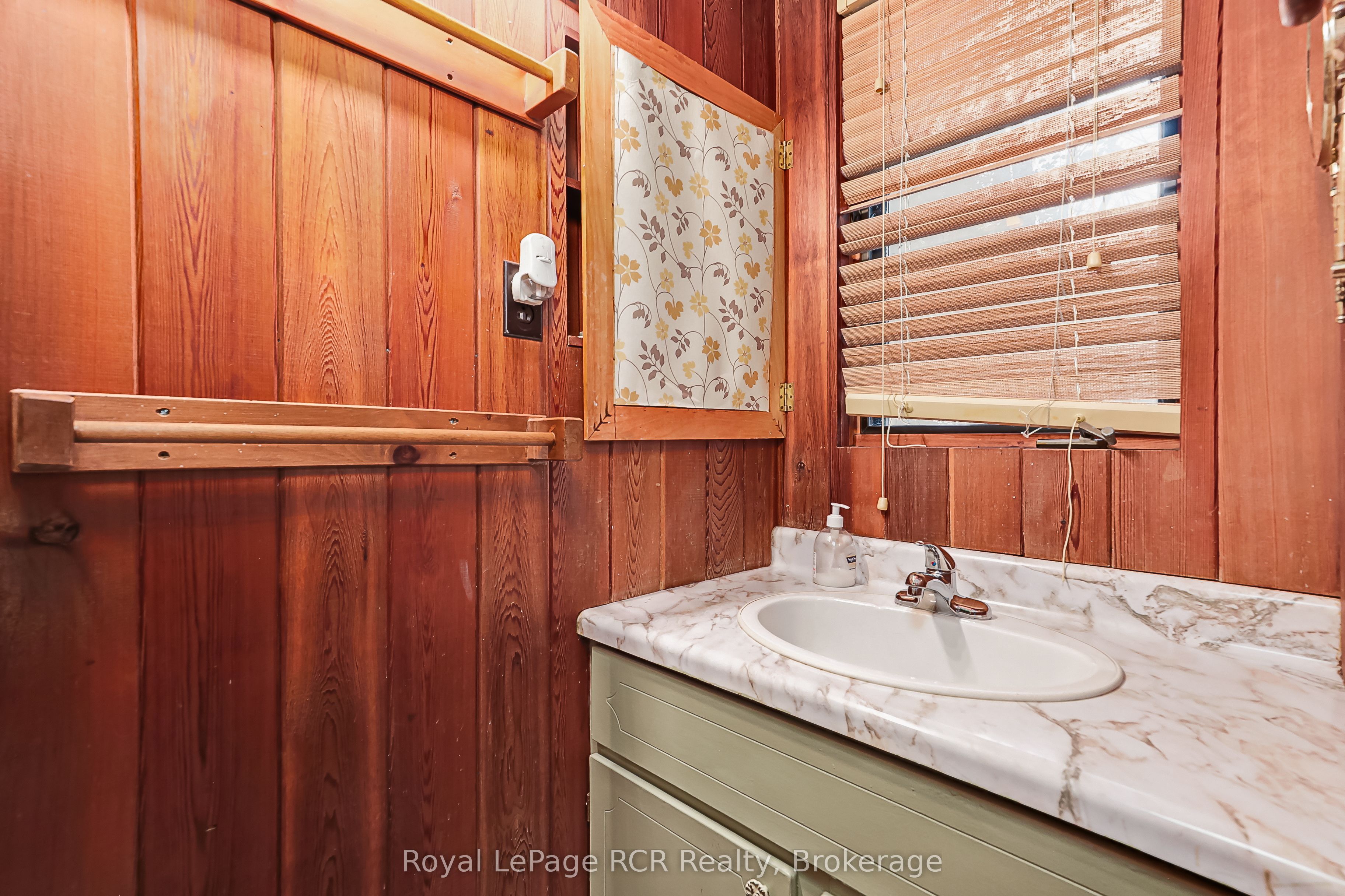 35 Georgian Manor Drive Property Photo 12