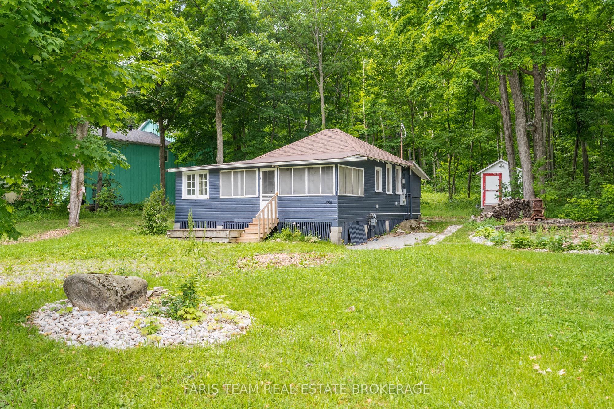 365 Robins Point Road Property Photo 1