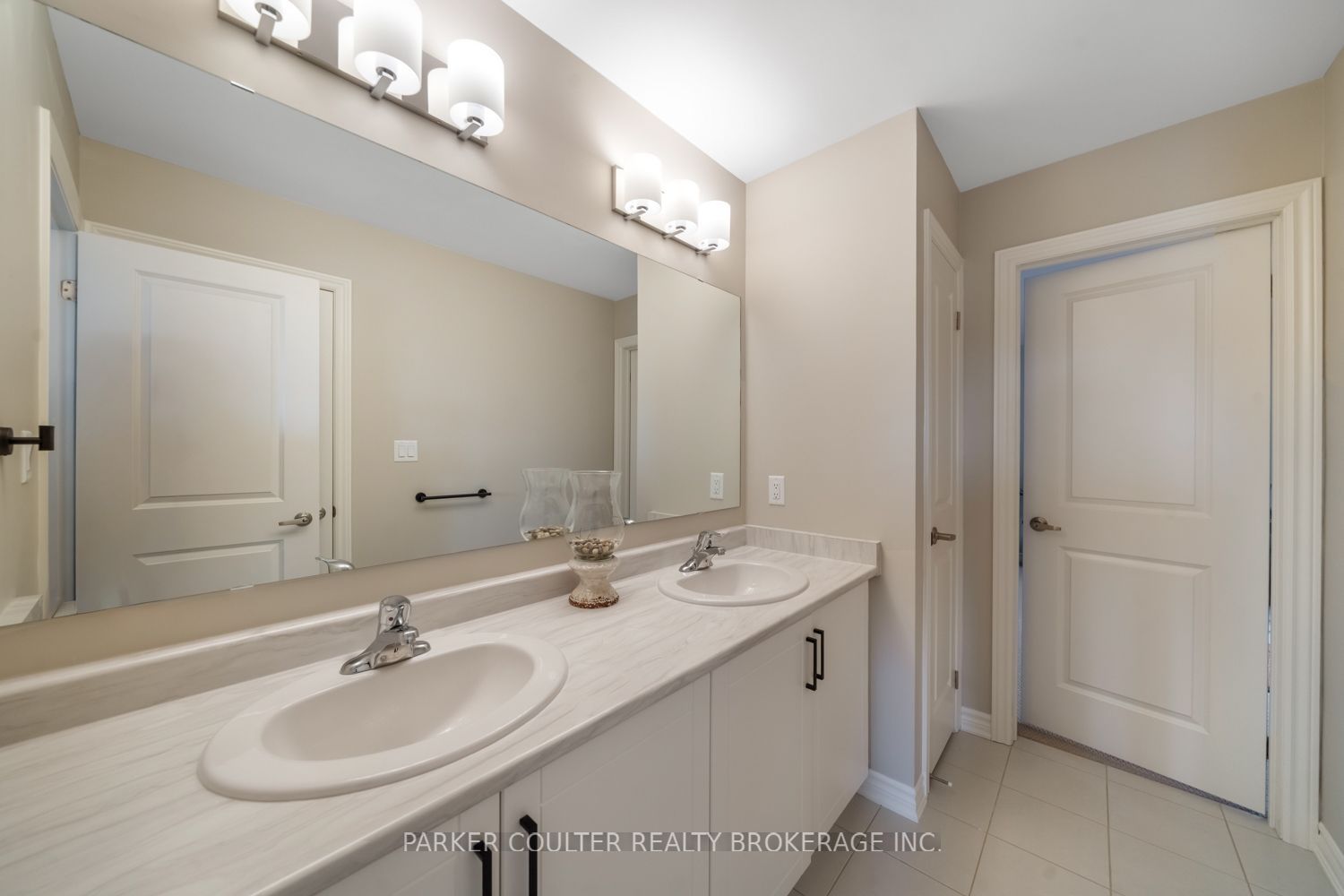 202 Clipper Drive Property Photo 27