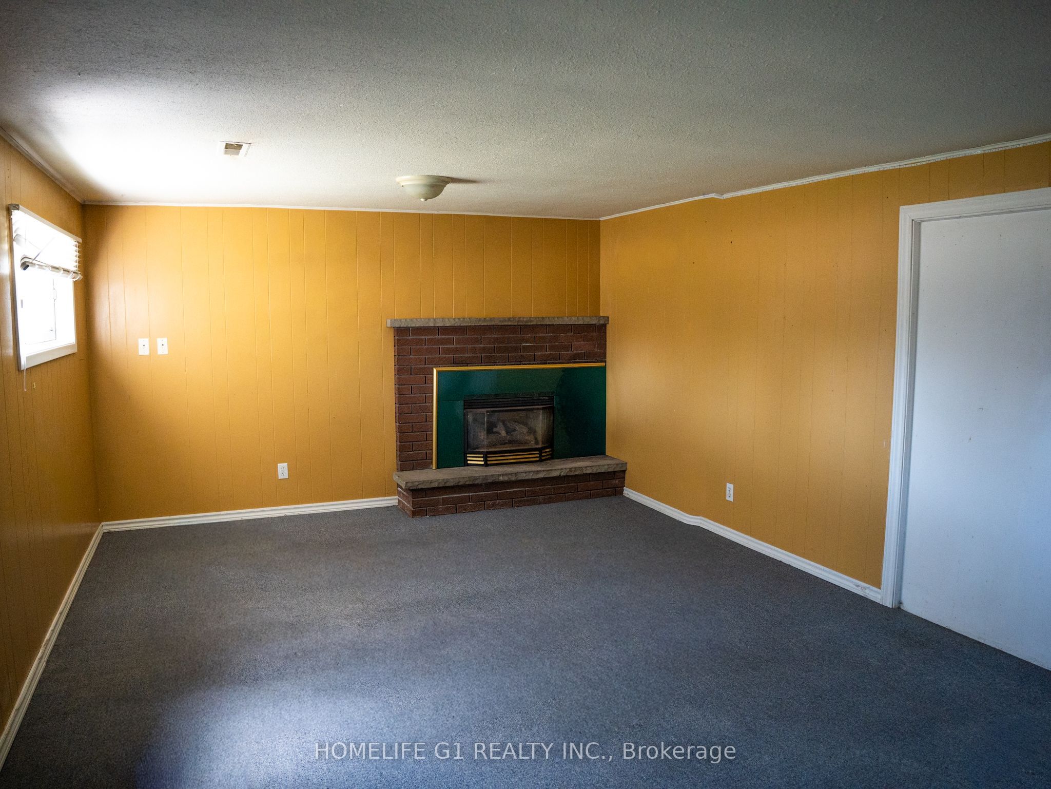 330 Grove Street E Property Photo 5