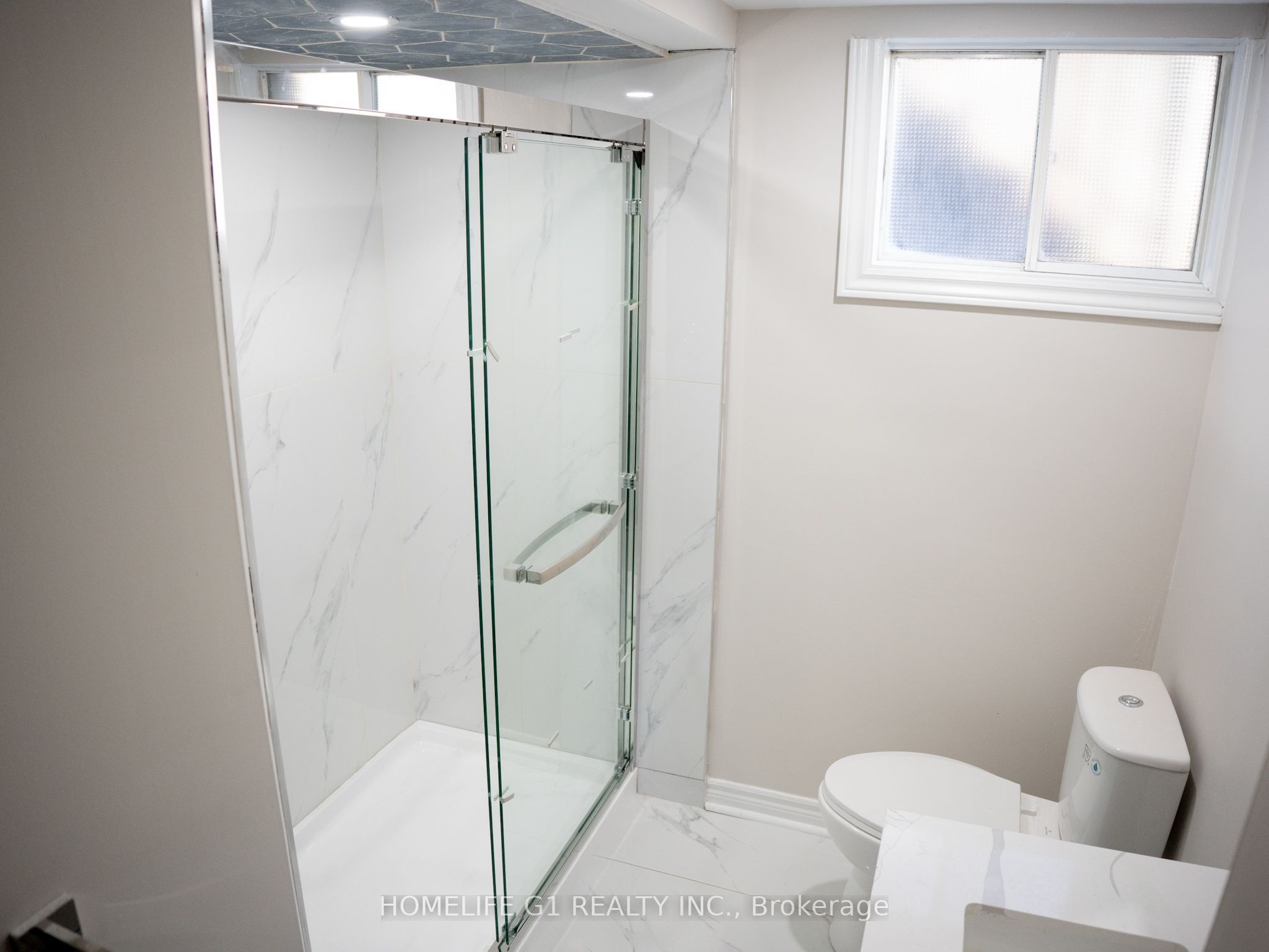 330 Grove Street E Property Photo 6