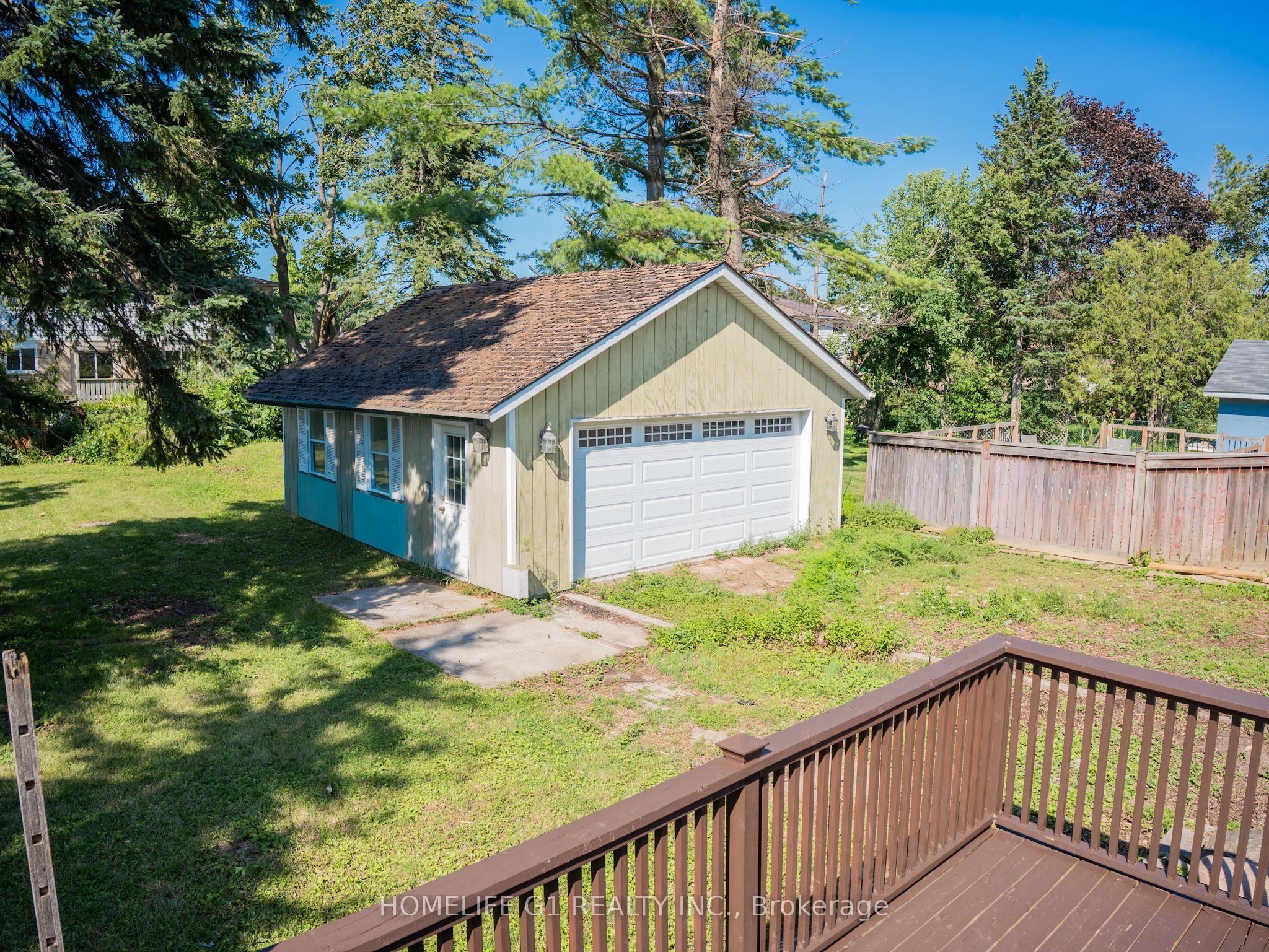 330 Grove Street E Property Photo 11