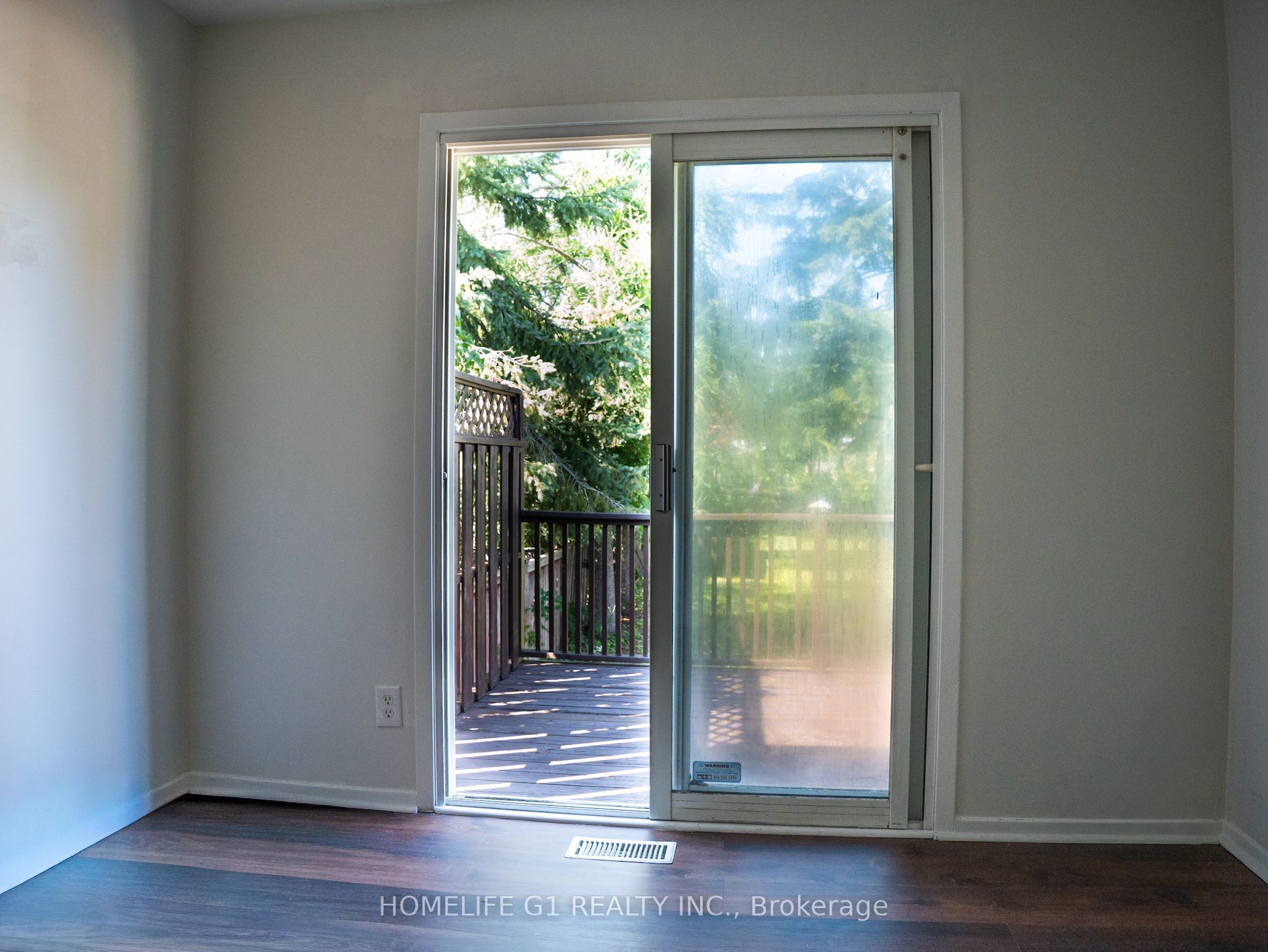 330 Grove Street E Property Photo 14