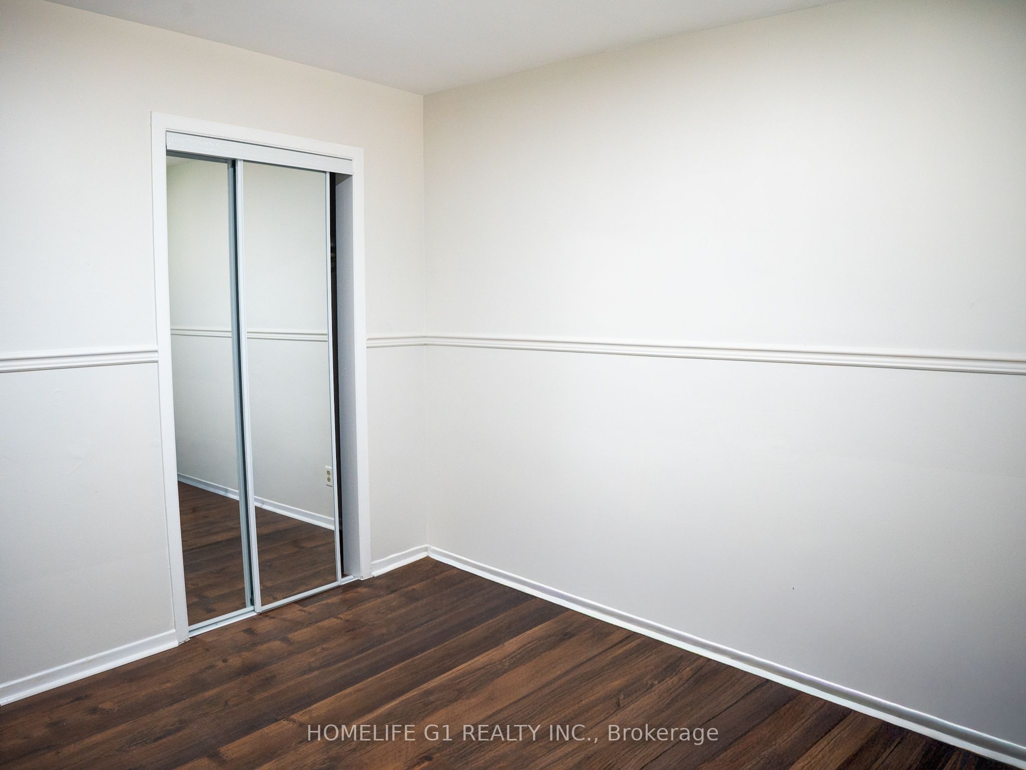 330 Grove Street E Property Photo 17