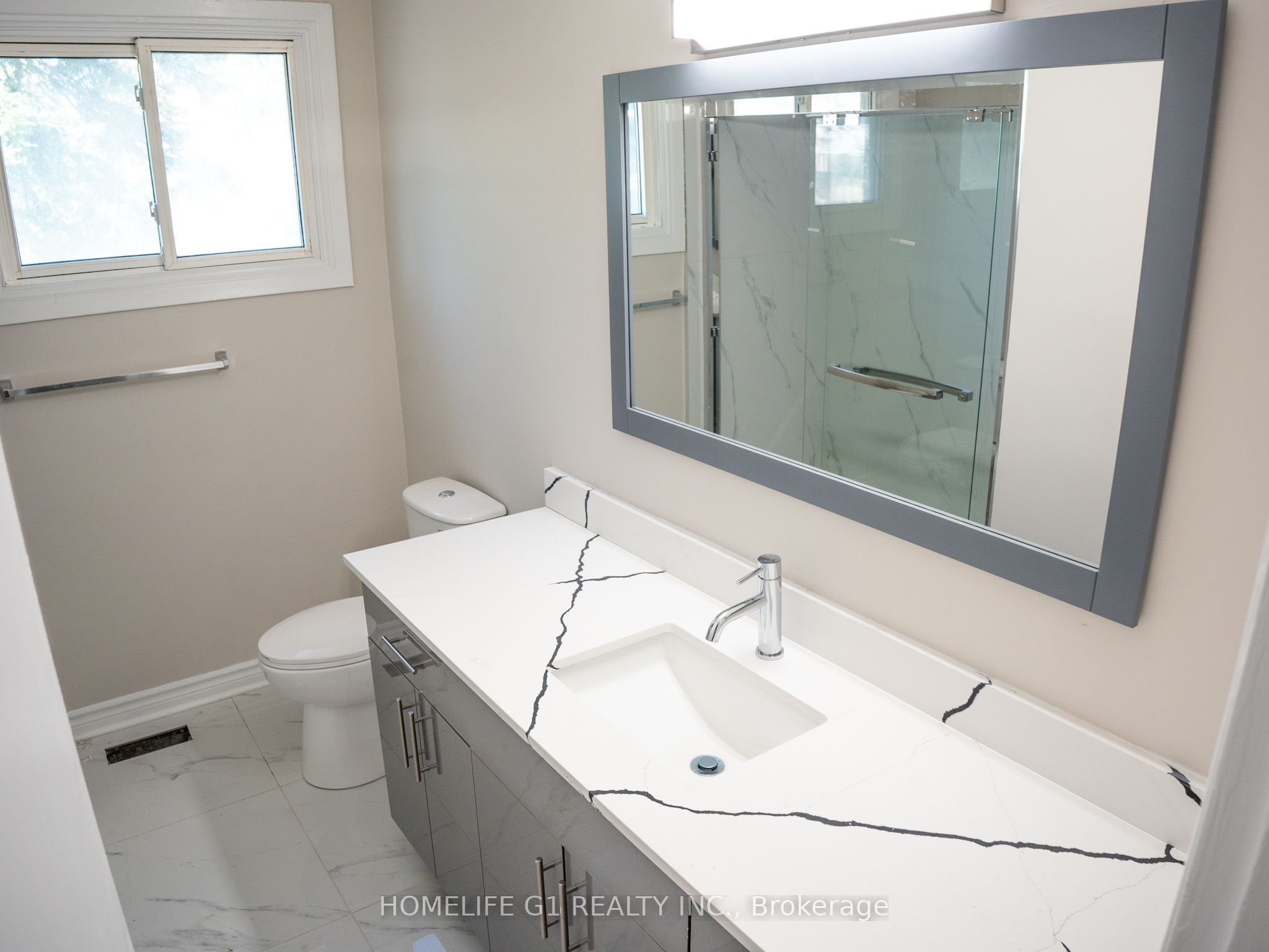 330 Grove Street E Property Photo 19