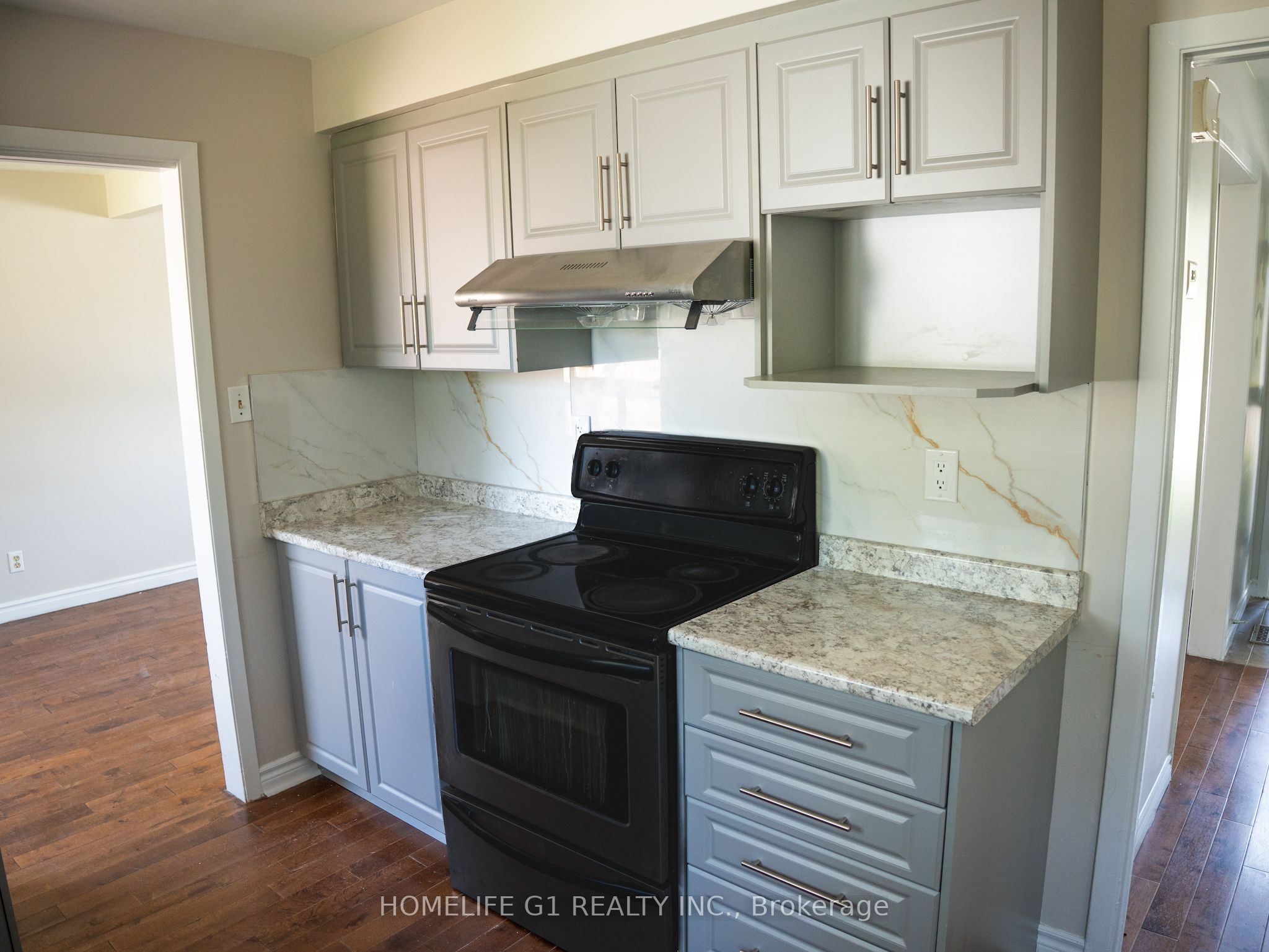 330 Grove Street E Property Photo 22