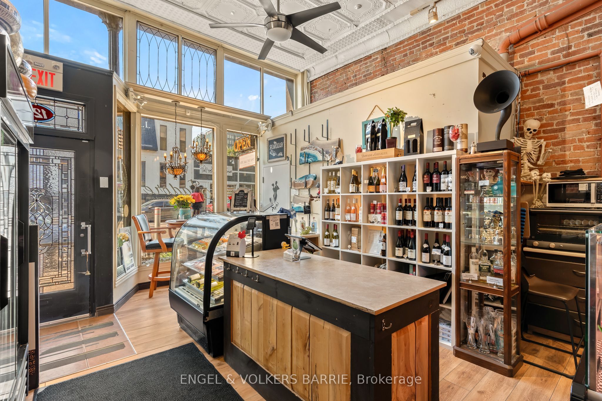 123 E Dunlop Street E Property Photo 4