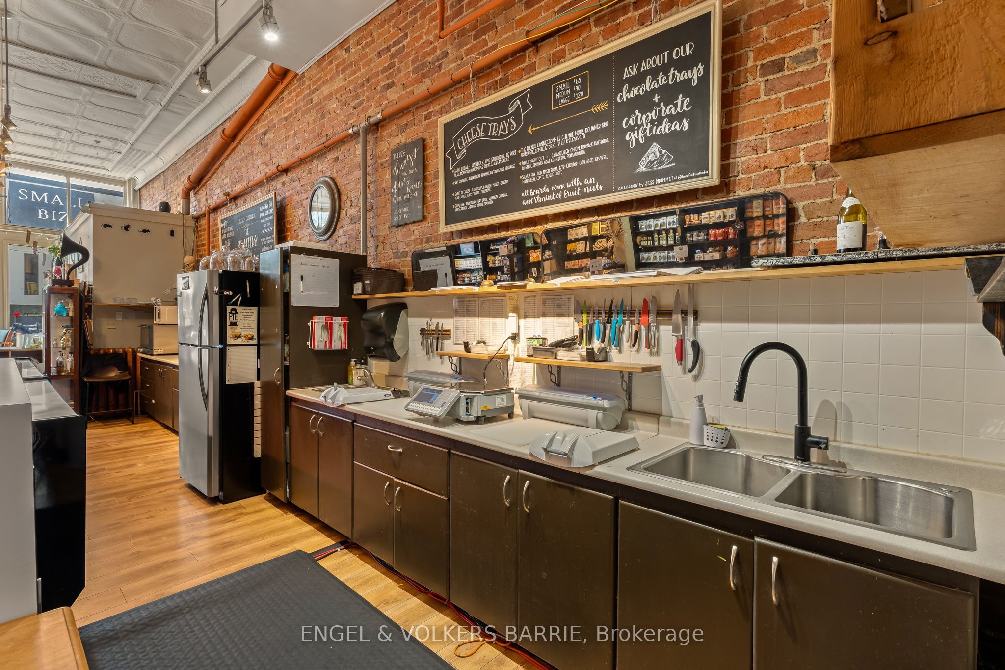 123 E Dunlop Street E Property Photo 15