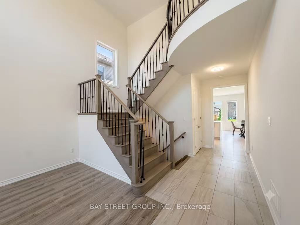 27 Samuel Crescent Property Photo 3
