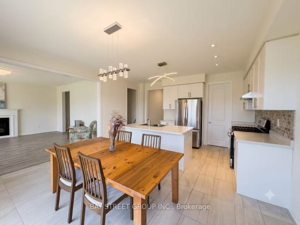 27 Samuel Crescent Property Photo 7