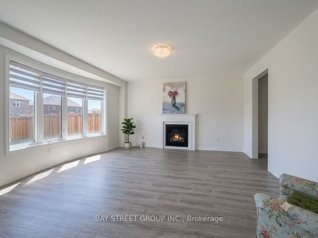 27 Samuel Crescent Property Photo 10