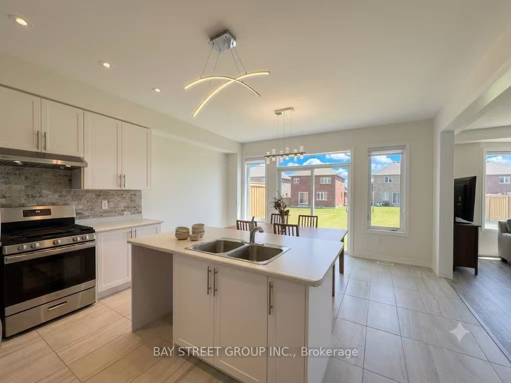27 Samuel Crescent Property Photo 15