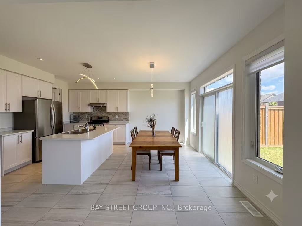 27 Samuel Crescent Property Photo 16