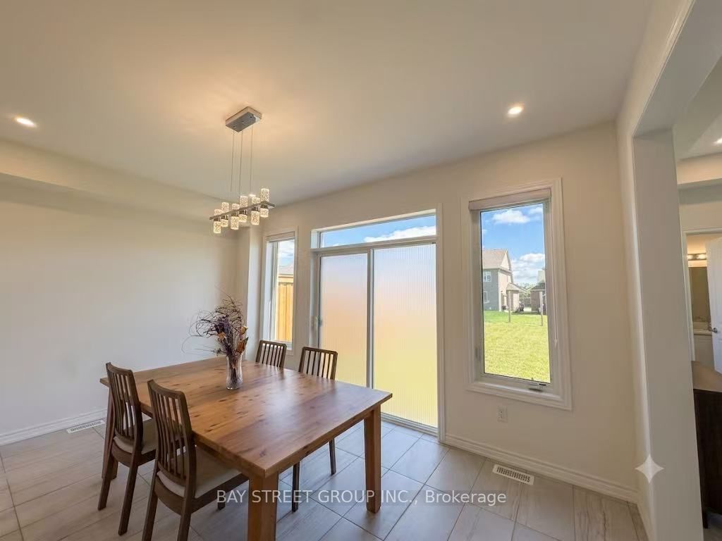 27 Samuel Crescent Property Photo 19