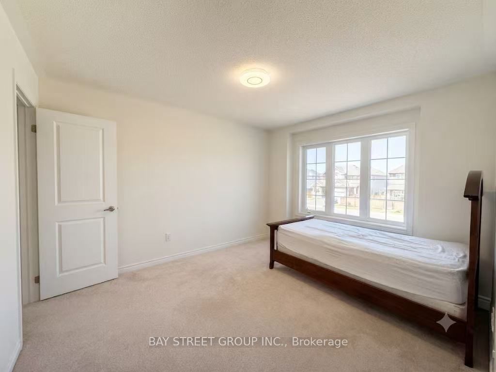 27 Samuel Crescent Property Photo 31