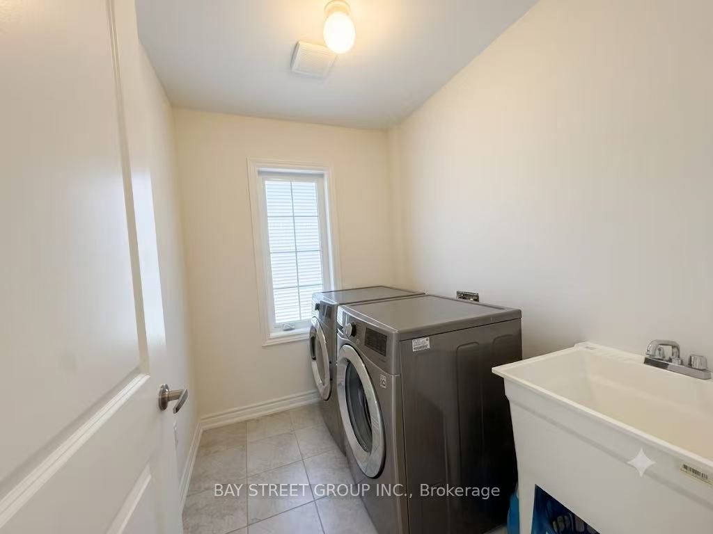 27 Samuel Crescent Property Photo 38