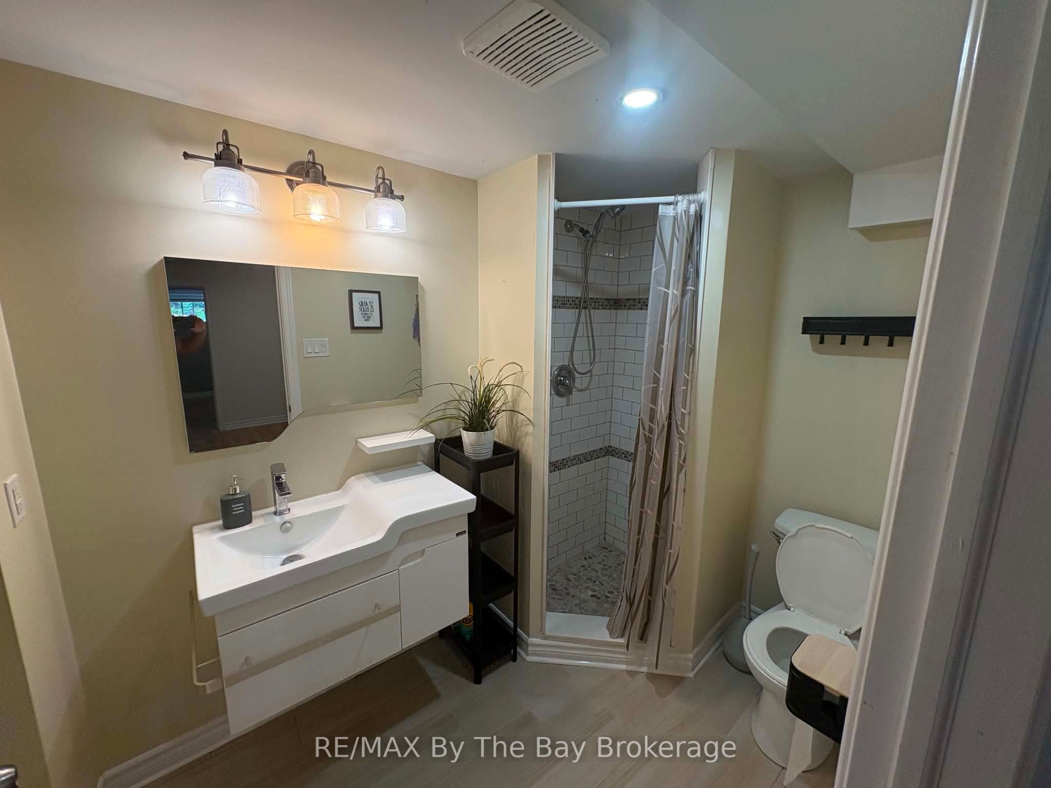 240 Shore Lane Property Photo 8