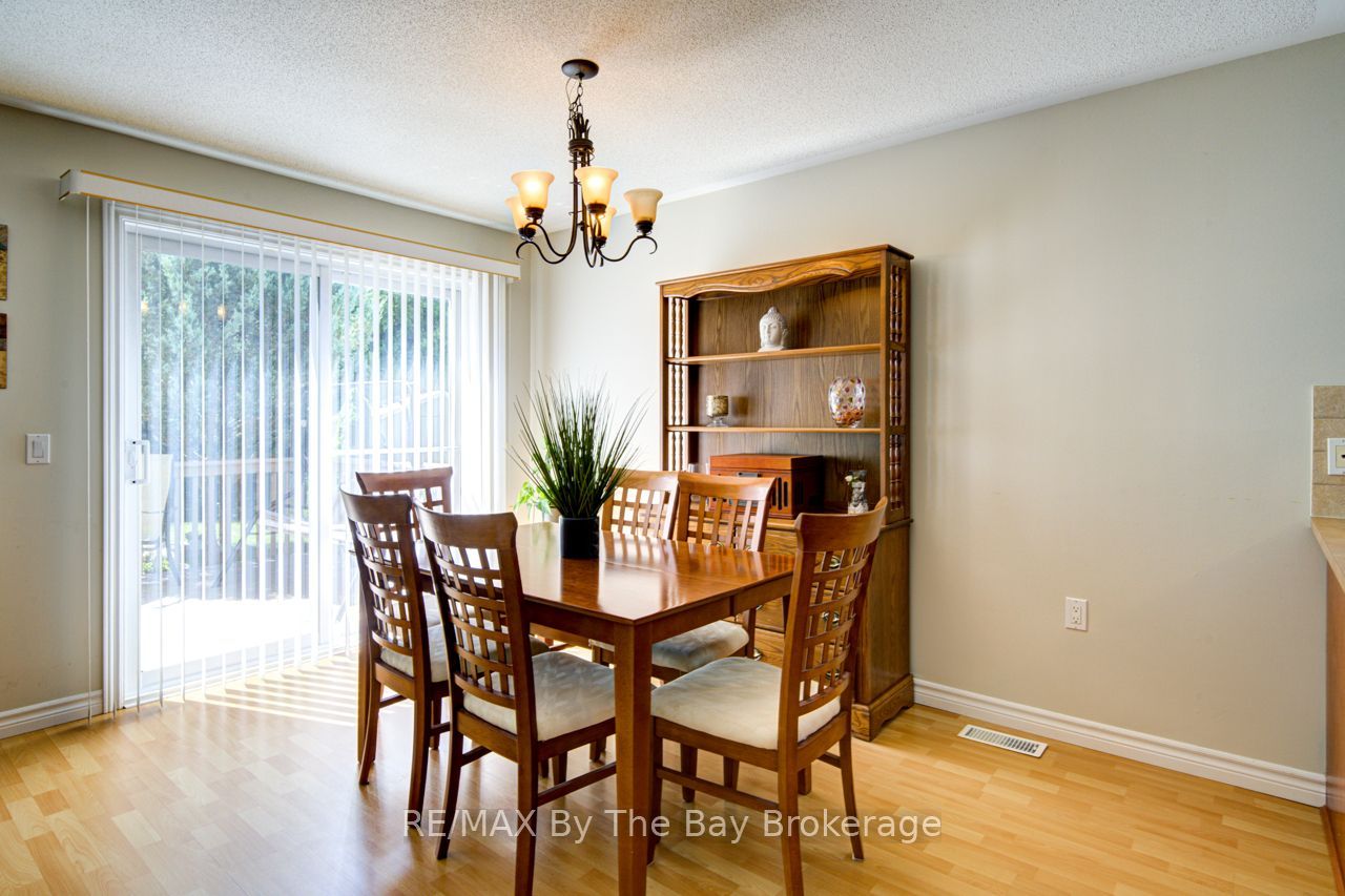 6 Illinois Crescent Property Photo 14