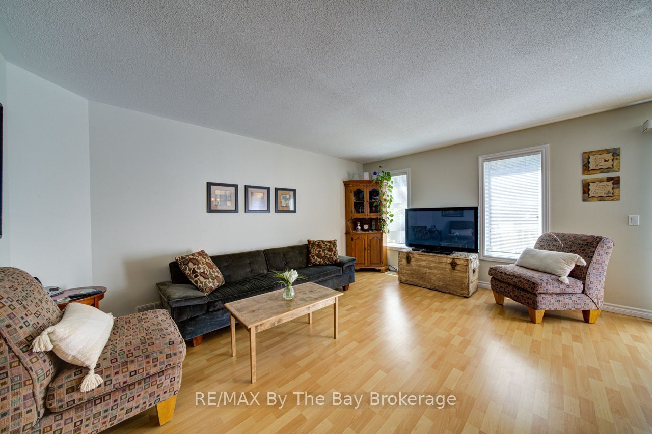 6 Illinois Crescent Property Photo 16