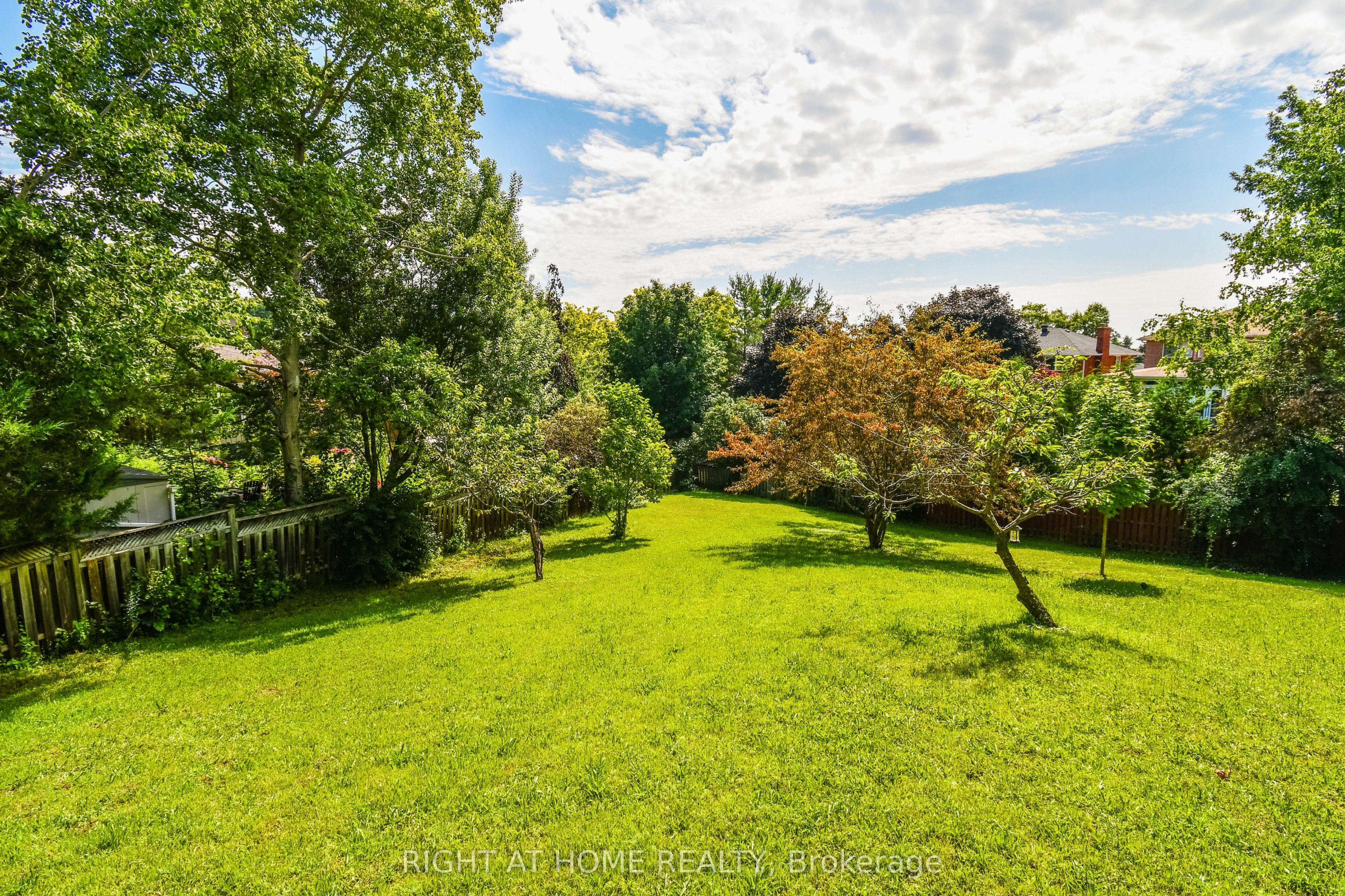11 Thackeray Crescent Property Photo 3