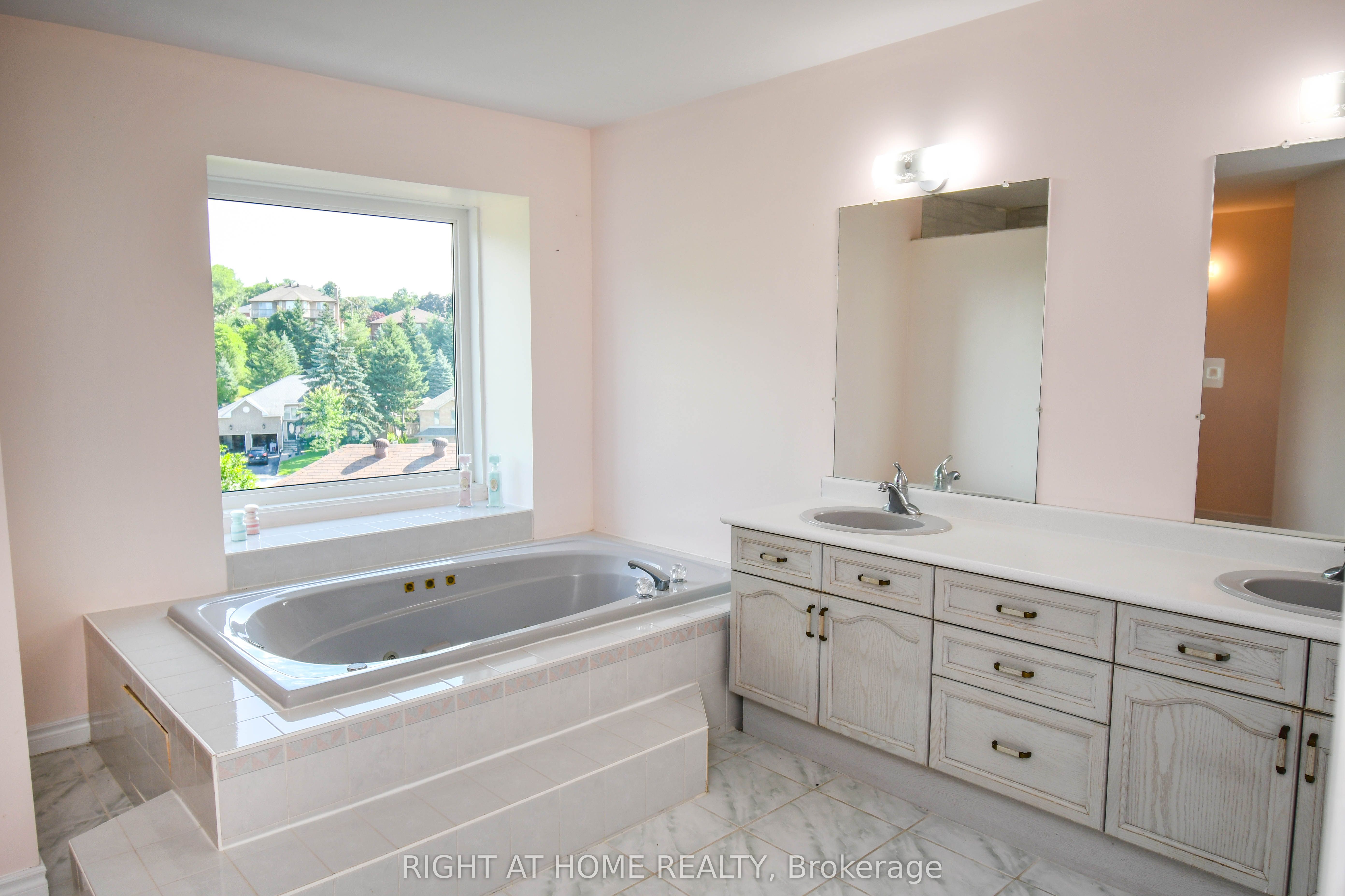 11 Thackeray Crescent Property Photo 23