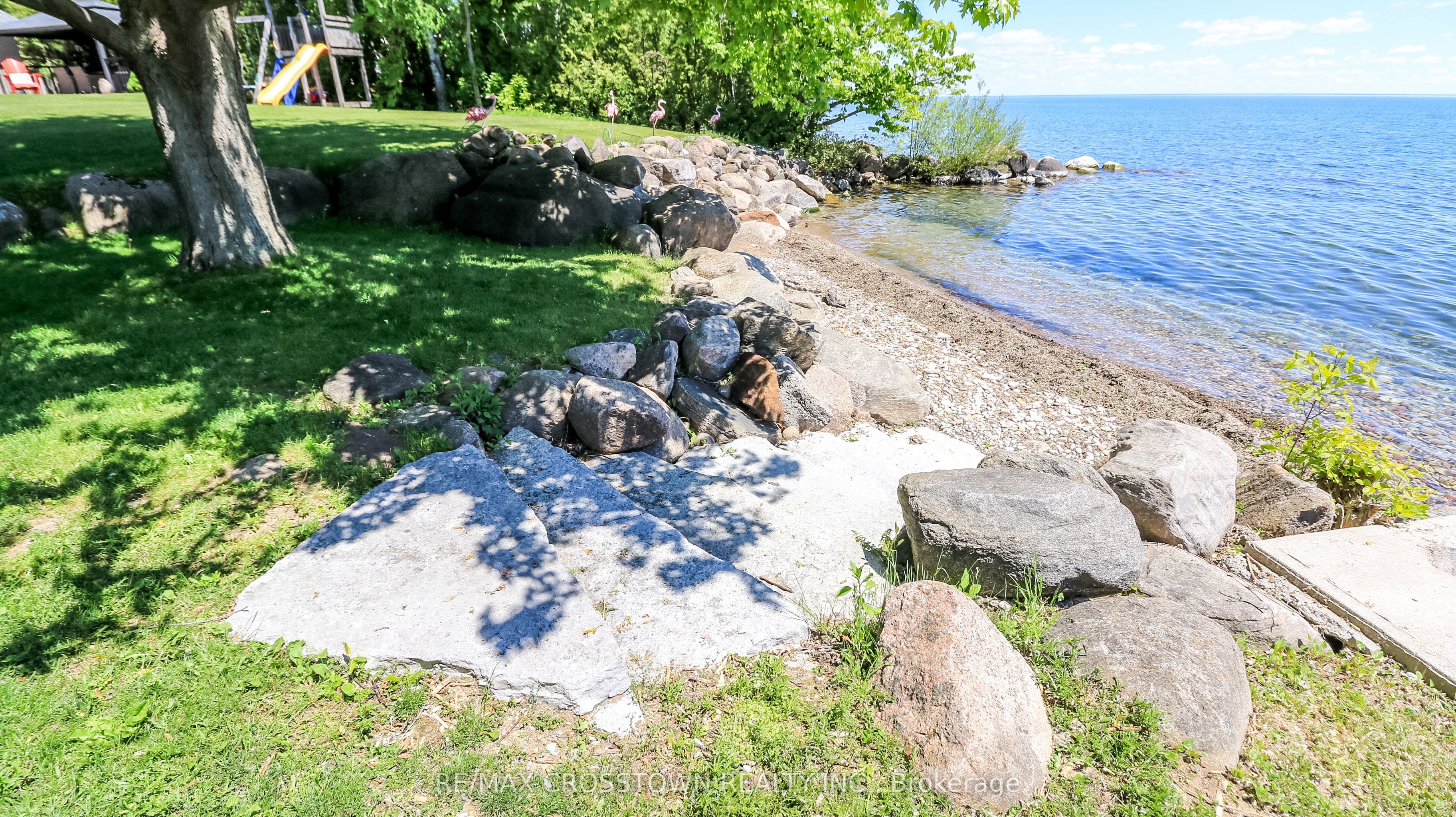 183 Lakeshore Road W Property Photo 8