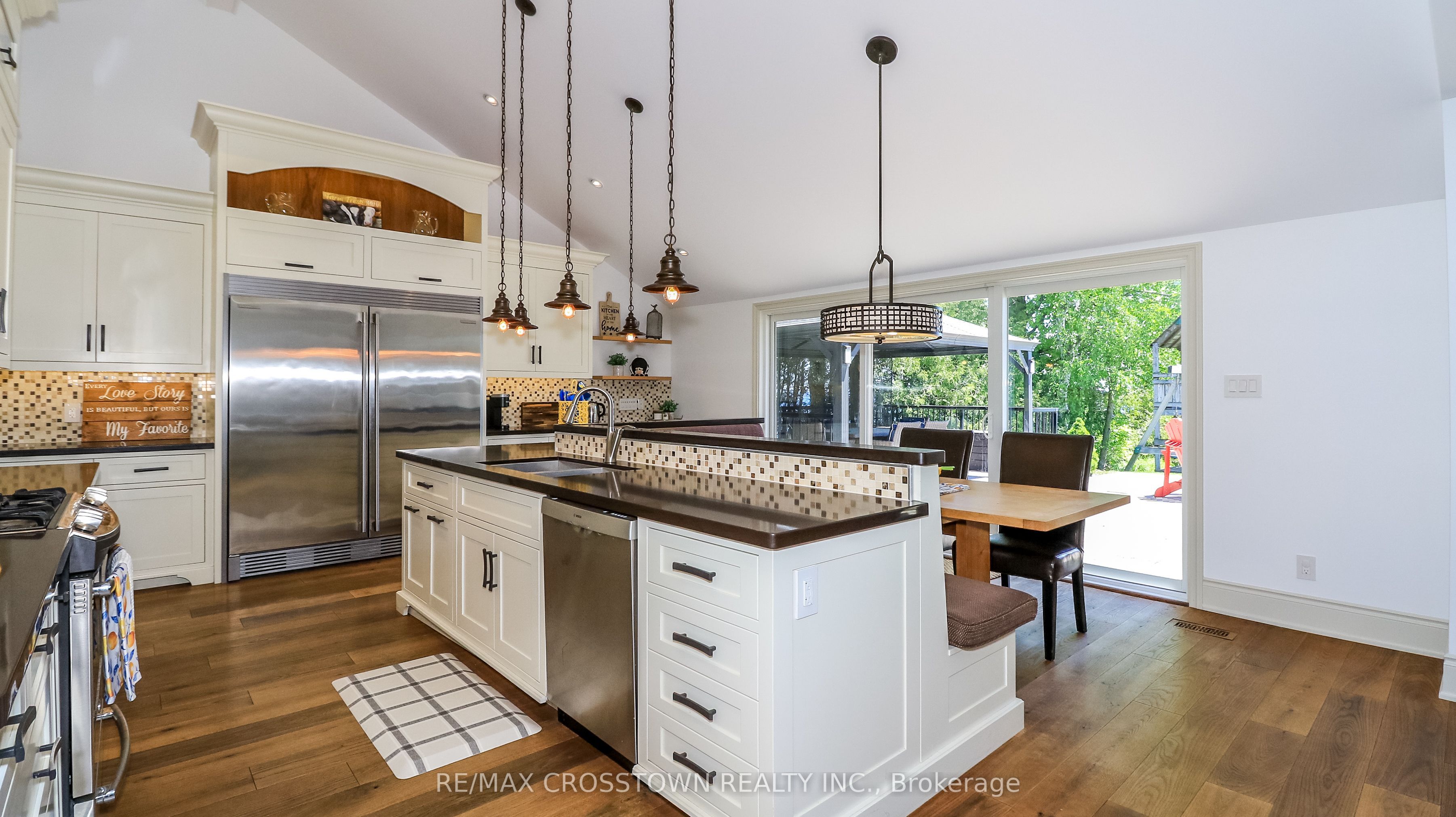 183 Lakeshore Road W Property Photo 15