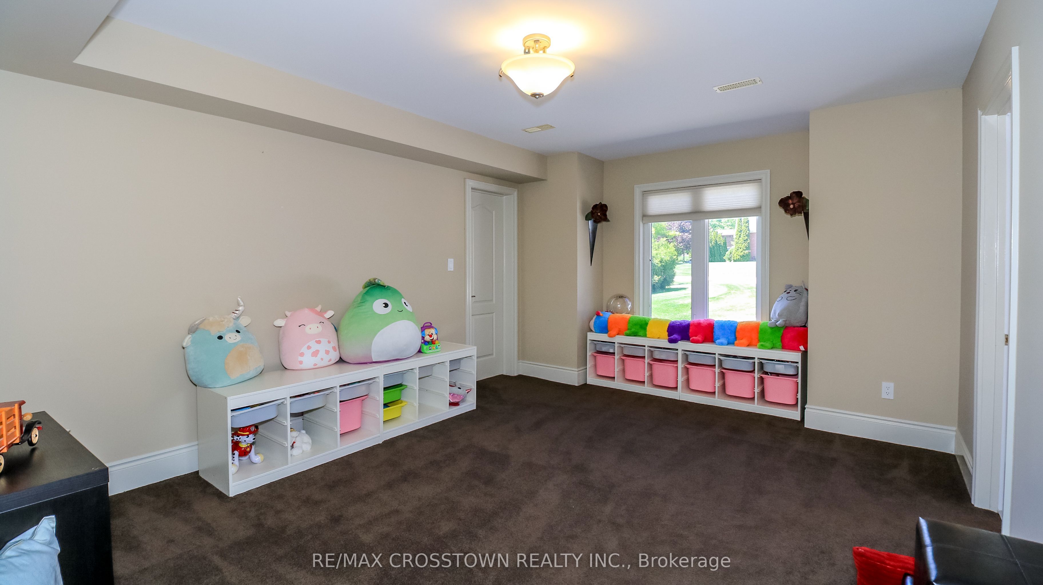 183 Lakeshore Road W Property Photo 29