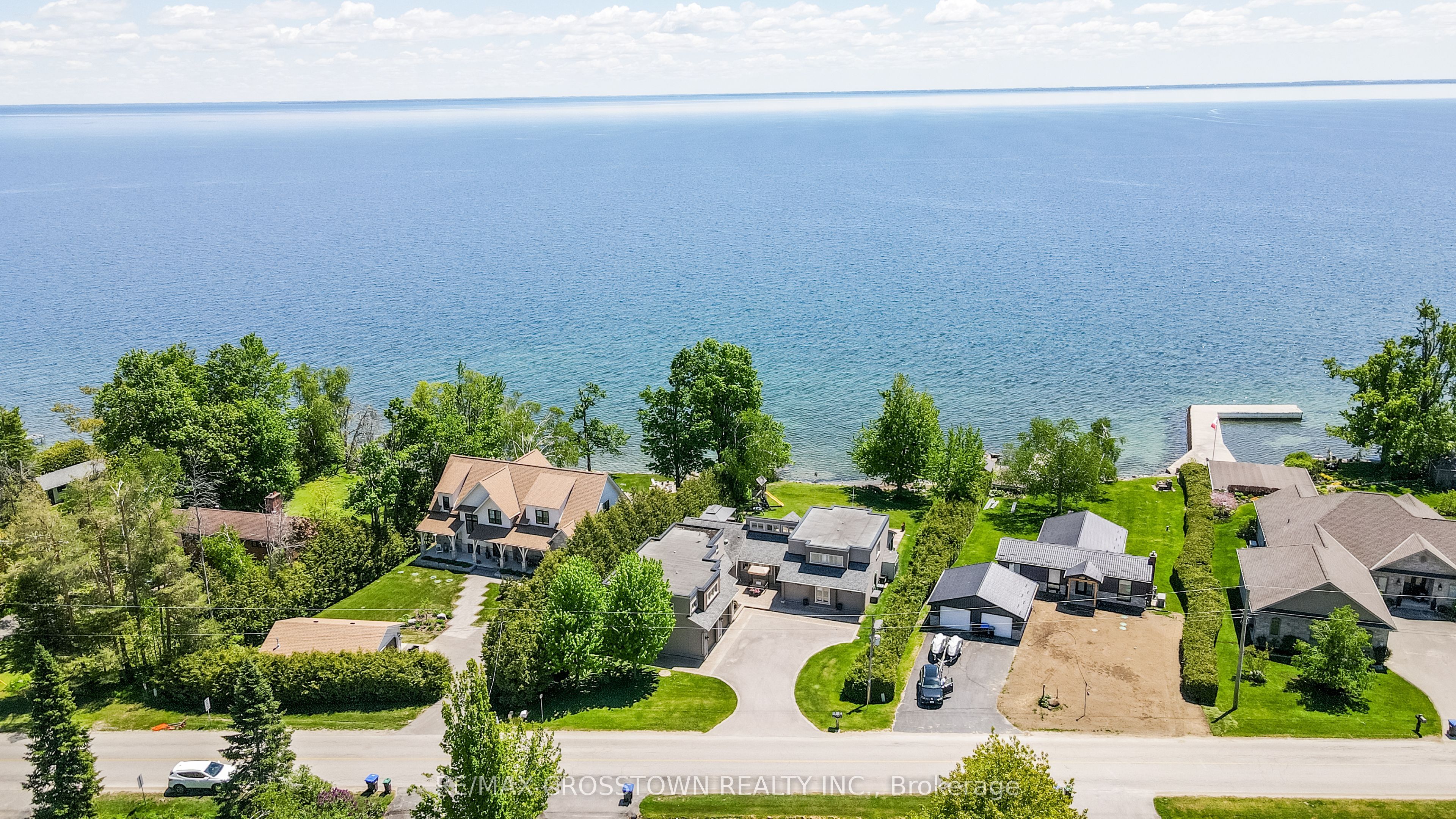 183 Lakeshore Road W Property Photo 48