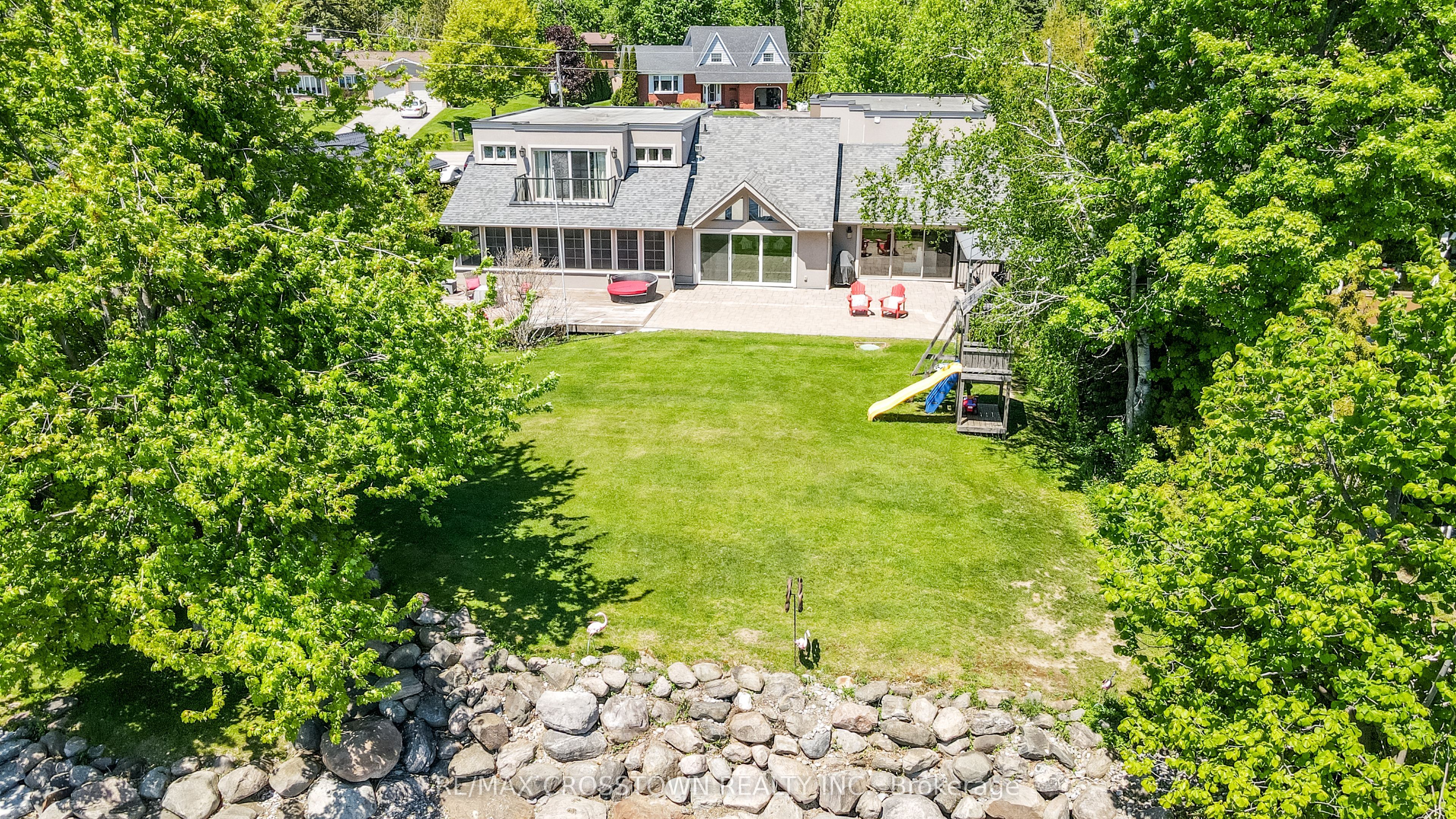 183 Lakeshore Road W Property Photo 49