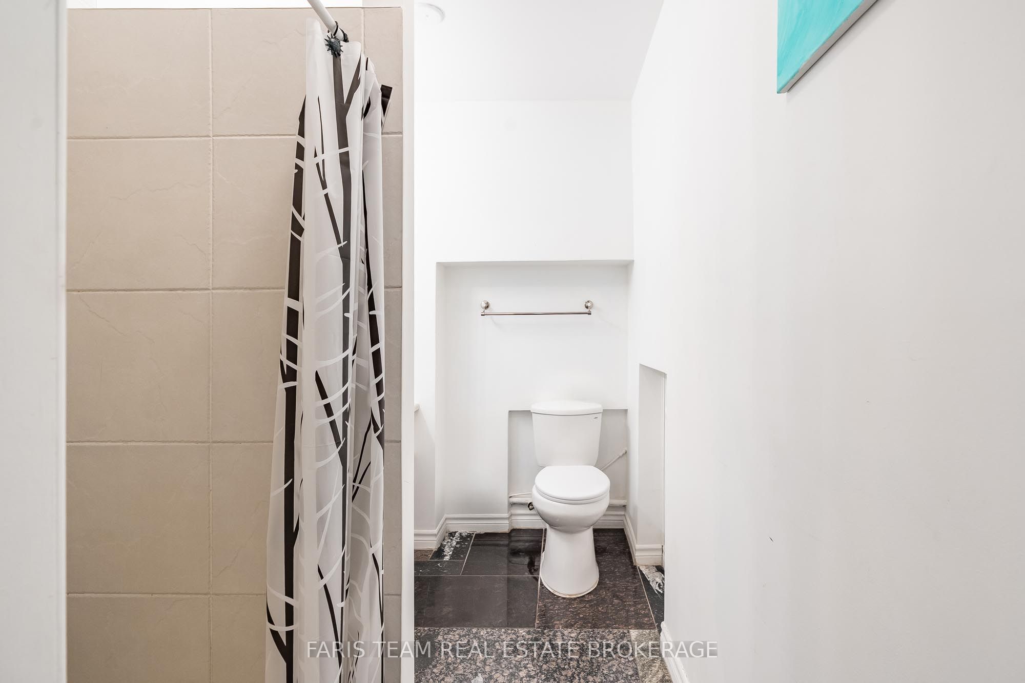 60 River Avenue Crescent Property Photo 21